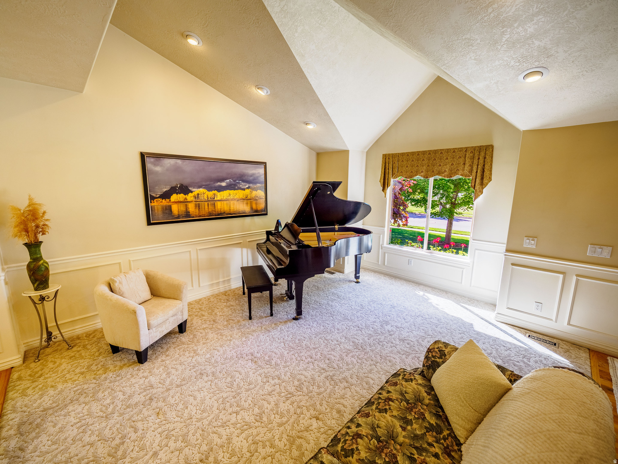 QUAIL HOLLOW - Residential