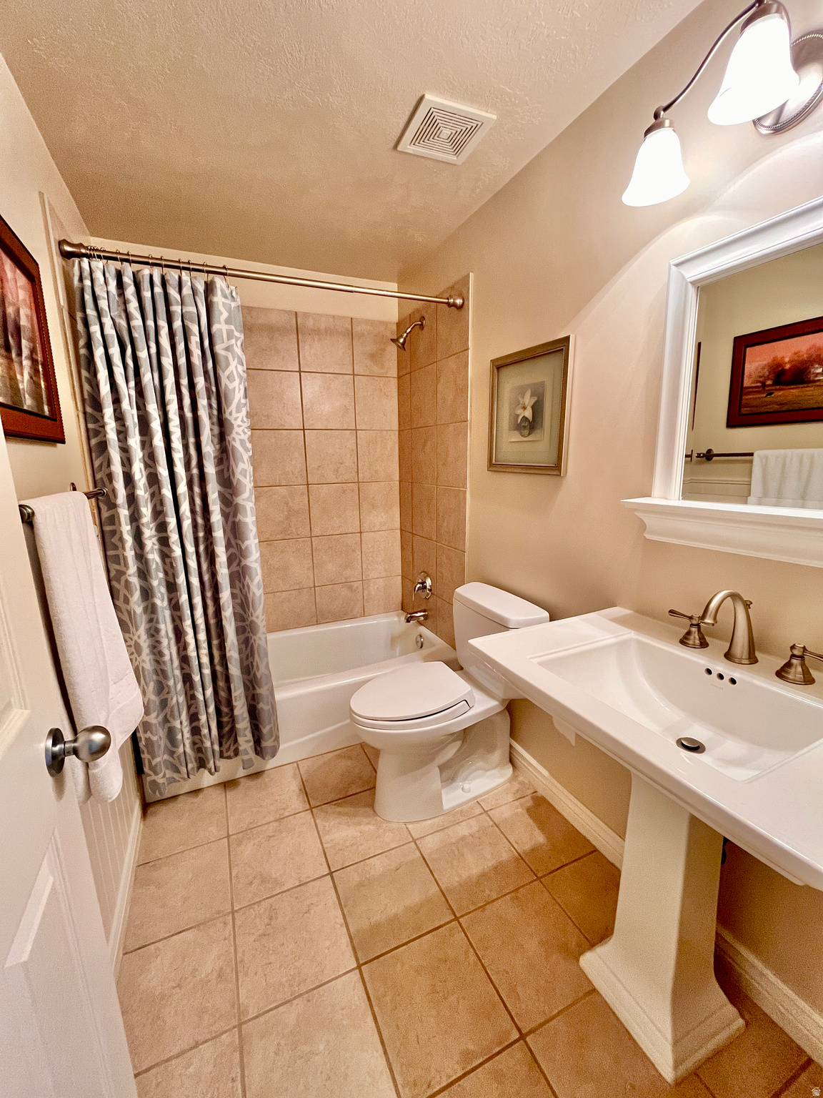 QUAIL HOLLOW - Residential