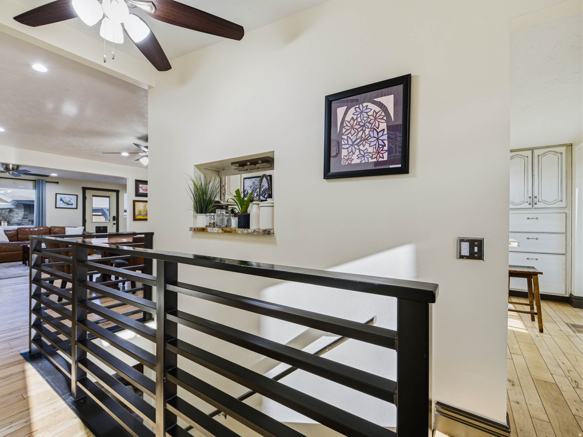 ROLLING KNOLLS - Residential