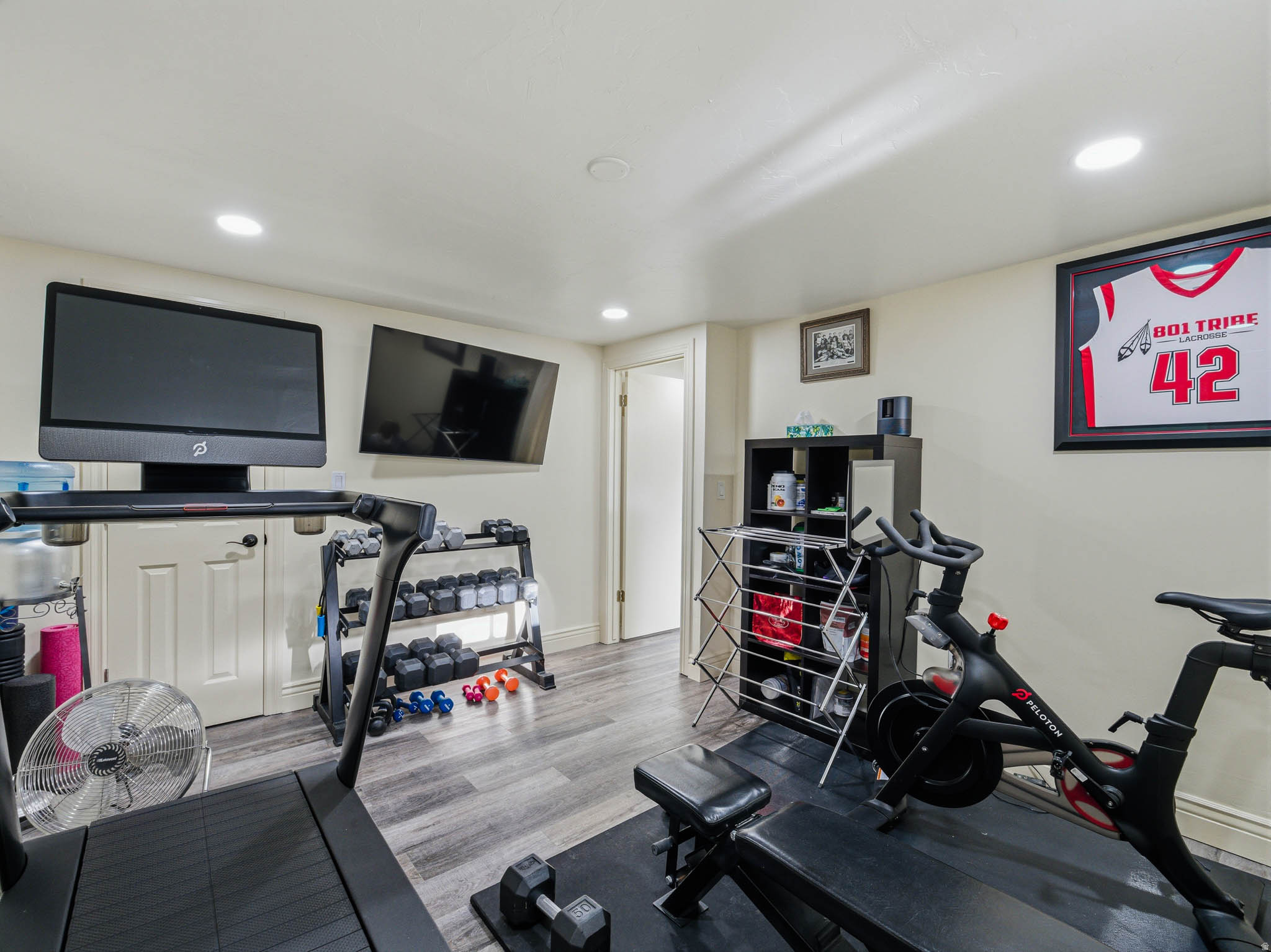 ROLLING KNOLLS - Residential