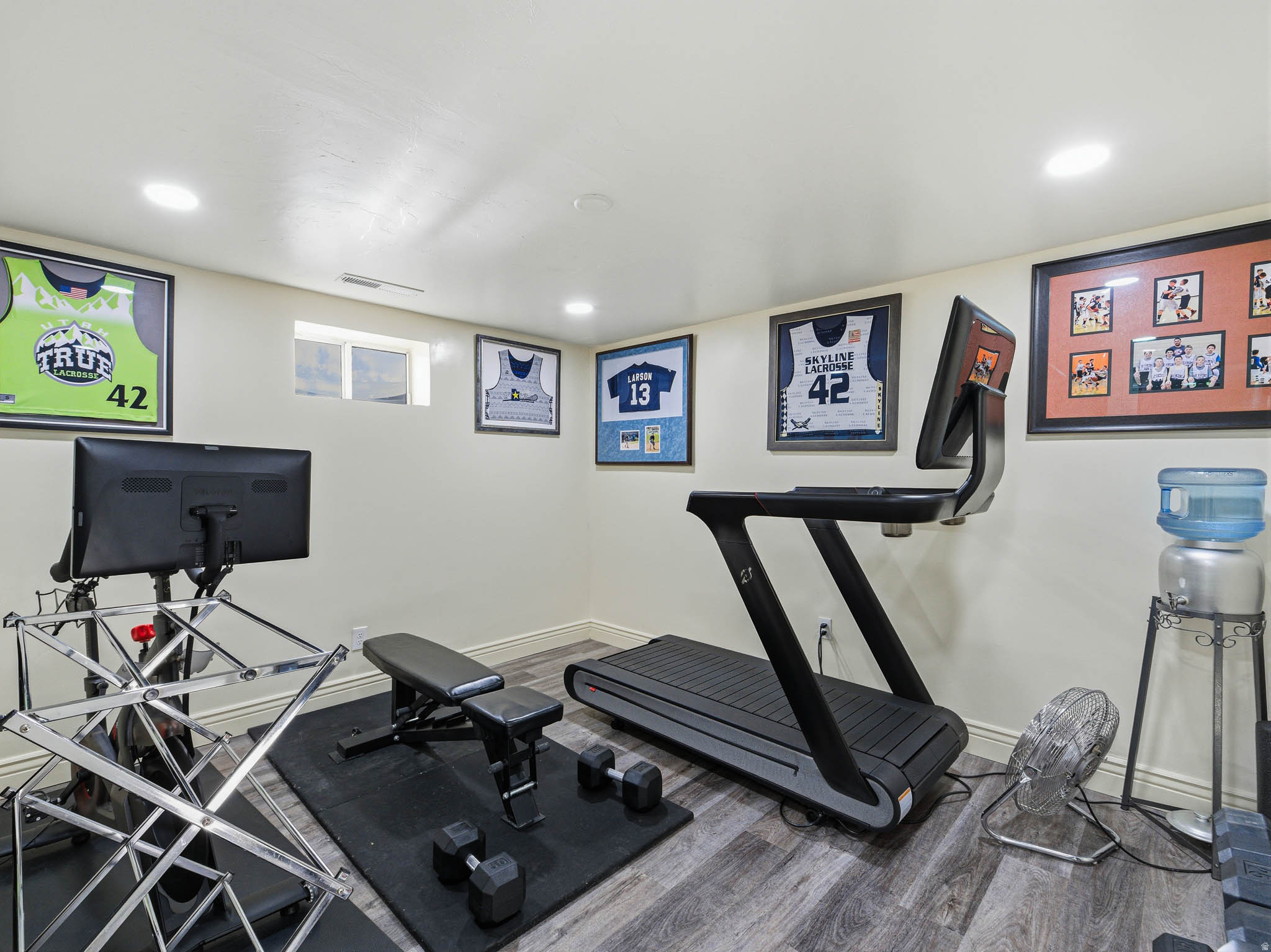 ROLLING KNOLLS - Residential