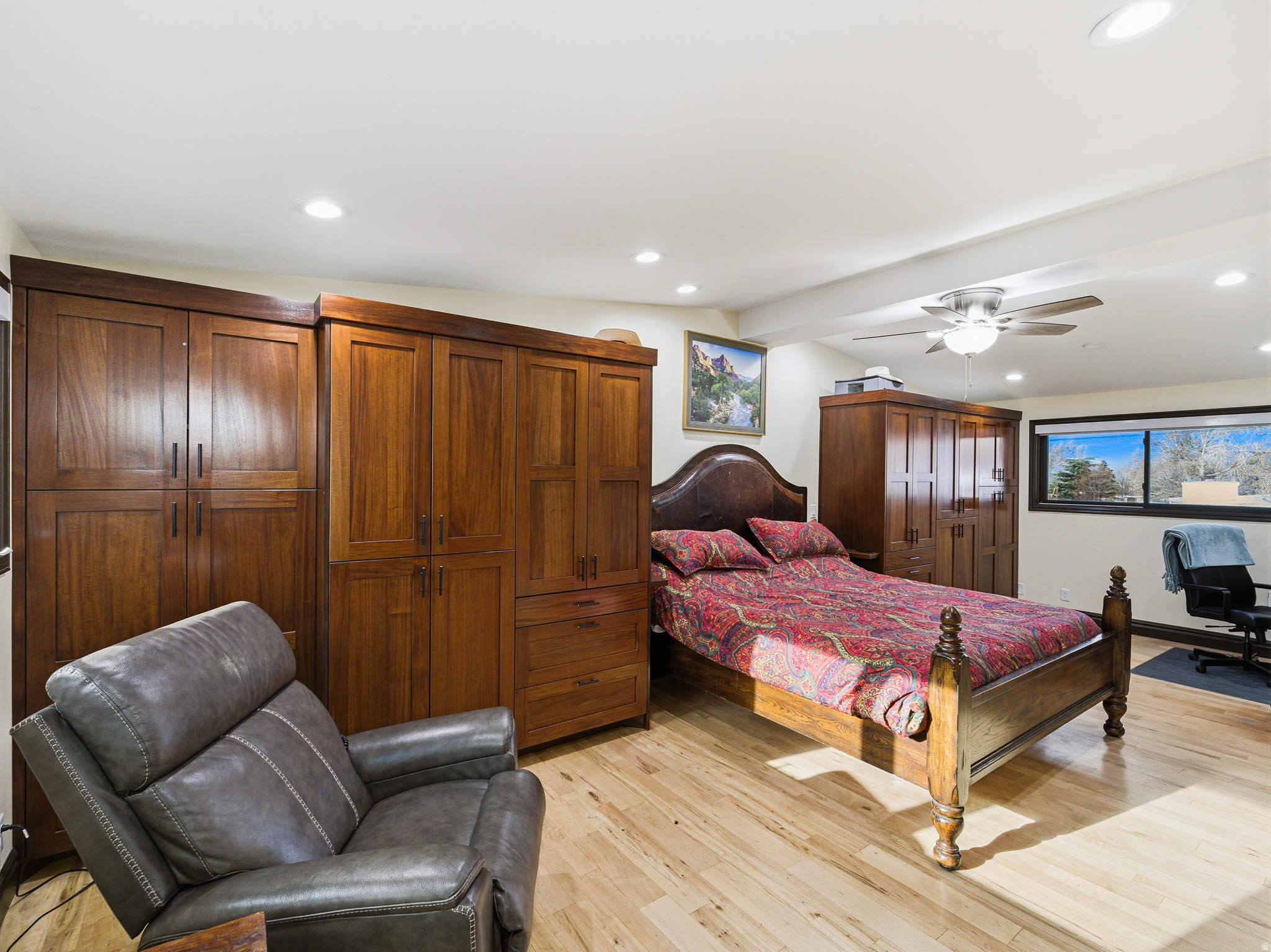 ROLLING KNOLLS - Residential