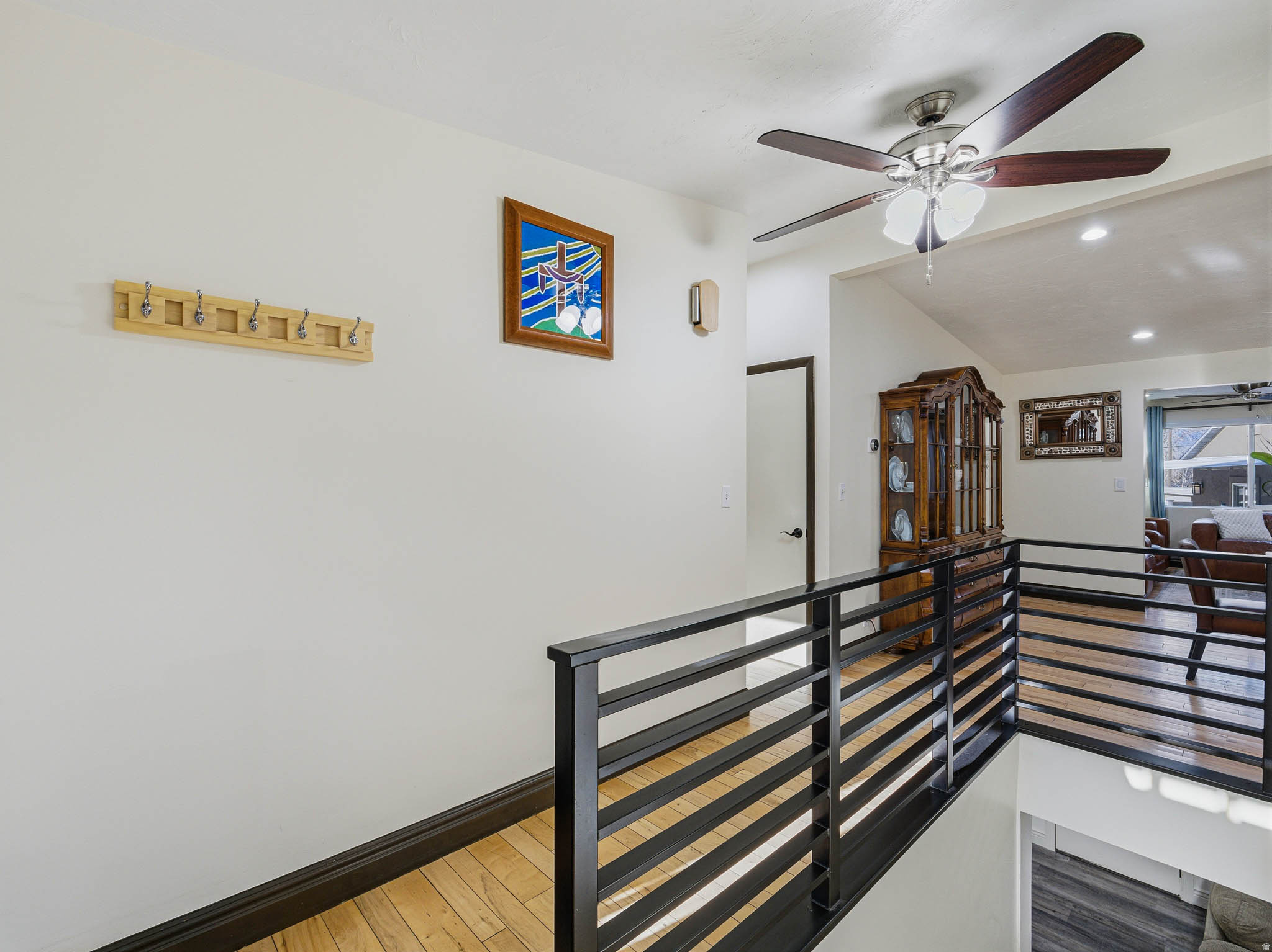 ROLLING KNOLLS - Residential