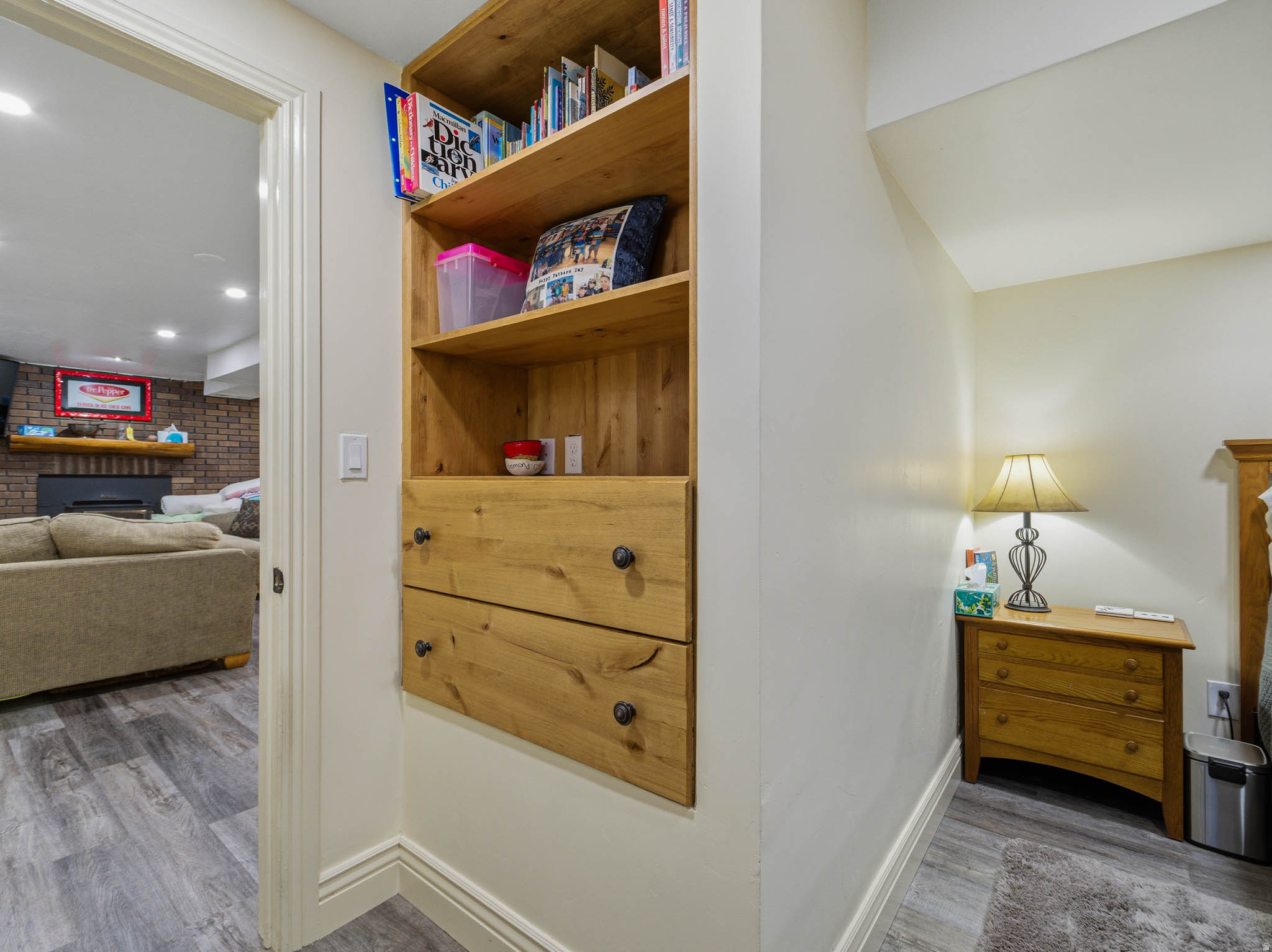 ROLLING KNOLLS - Residential