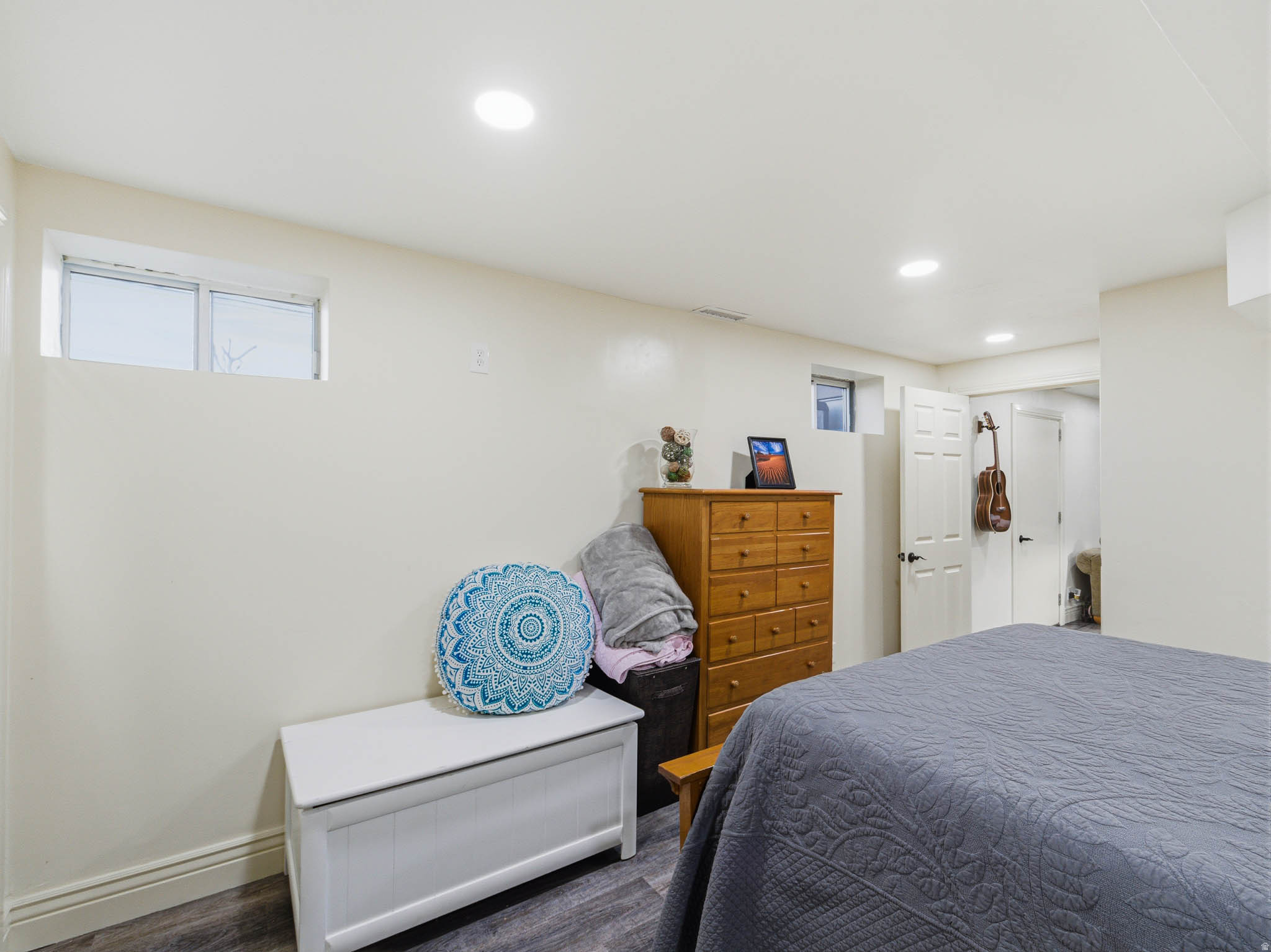 ROLLING KNOLLS - Residential