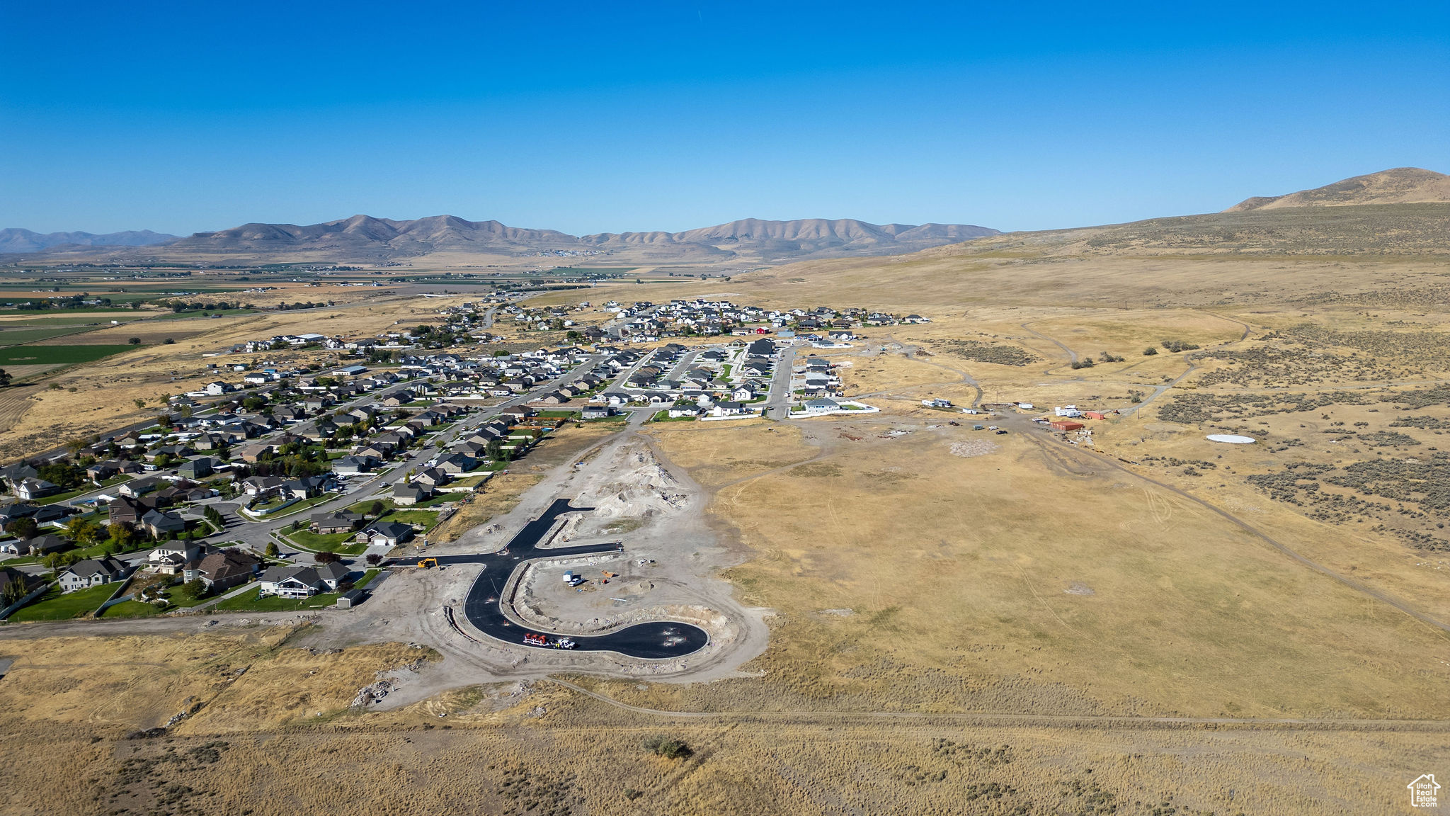 SPRING HOLLOW - Land