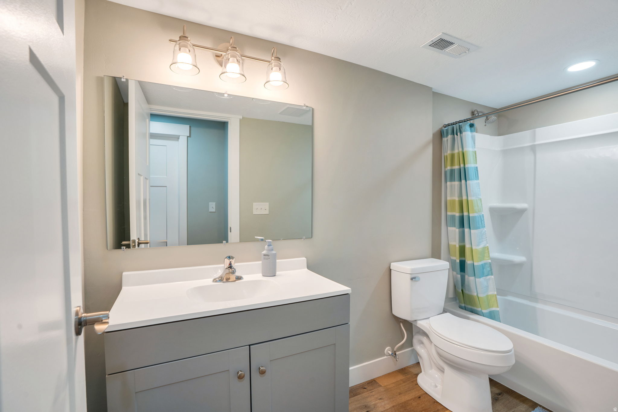 OAK HOLLOW - Residential