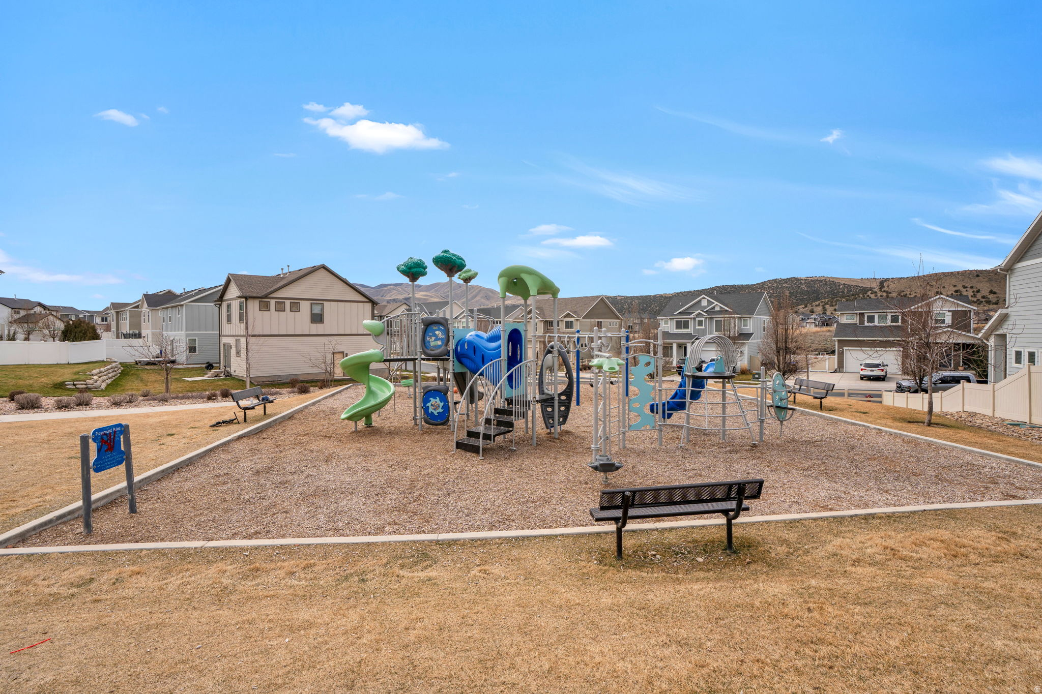 OAK HOLLOW - Residential