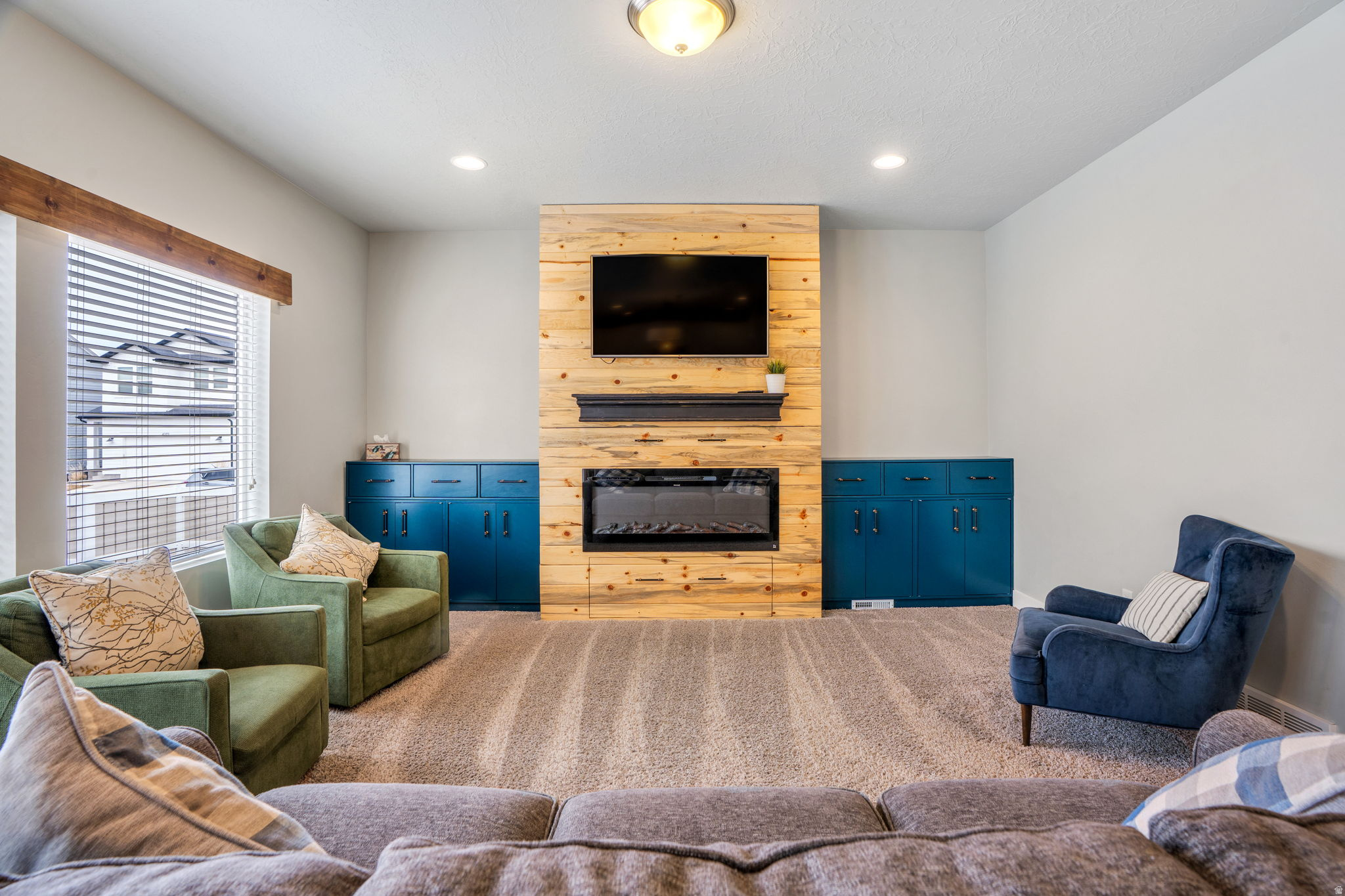 OAK HOLLOW - Residential