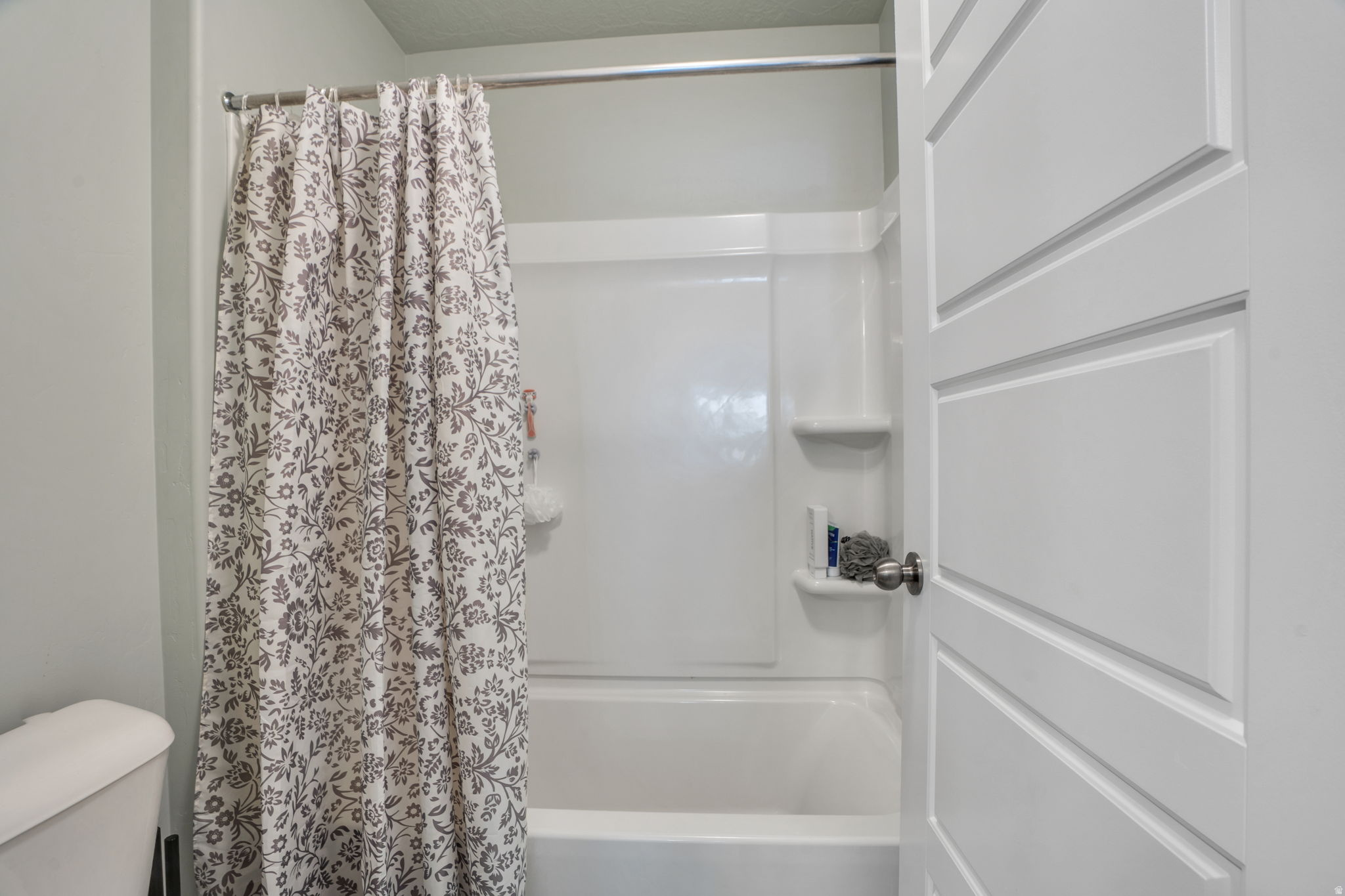 OAK HOLLOW - Residential