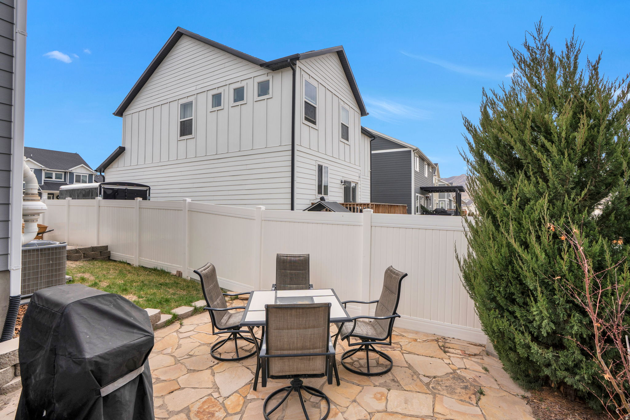 OAK HOLLOW - Residential