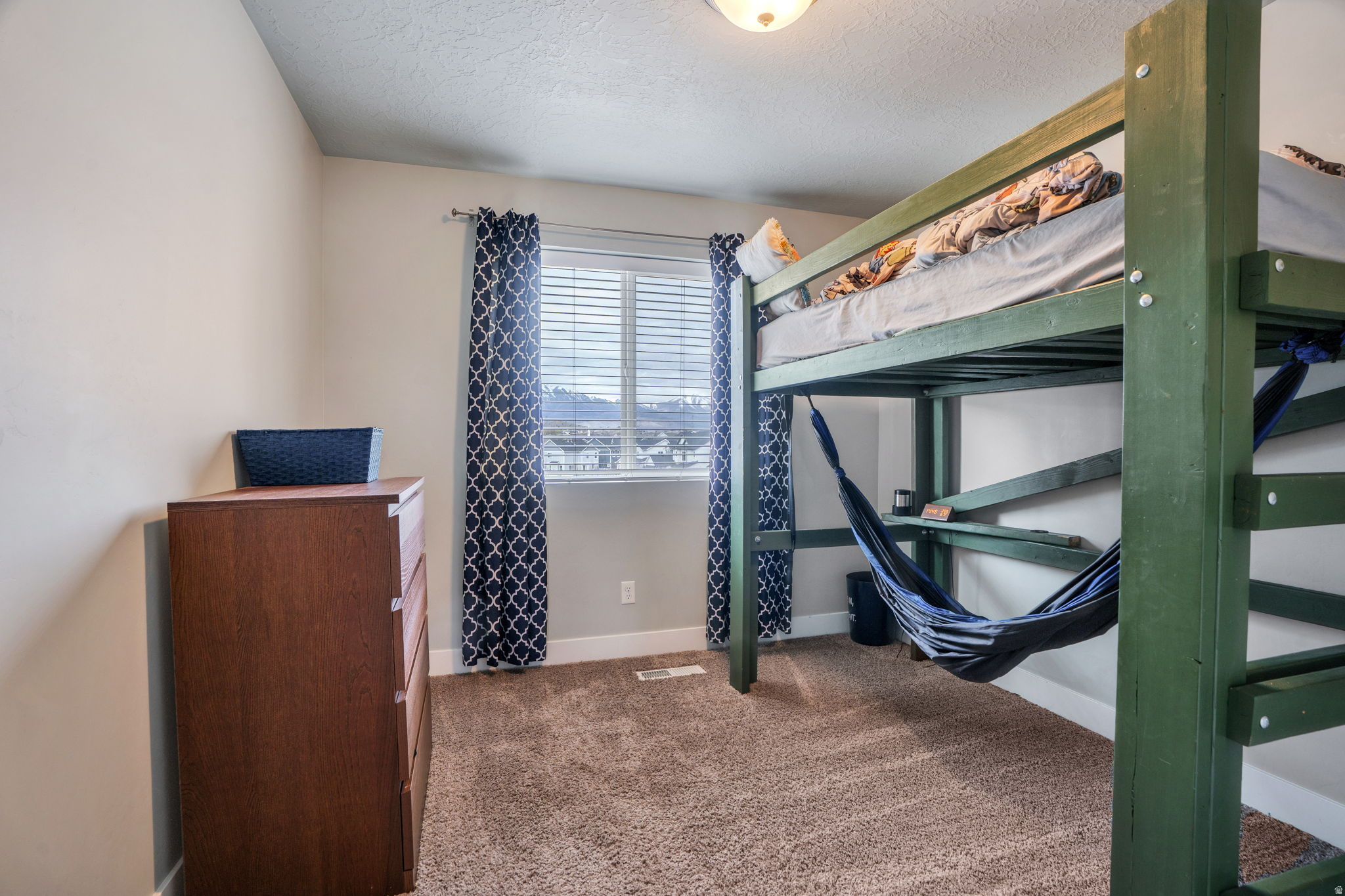 OAK HOLLOW - Residential