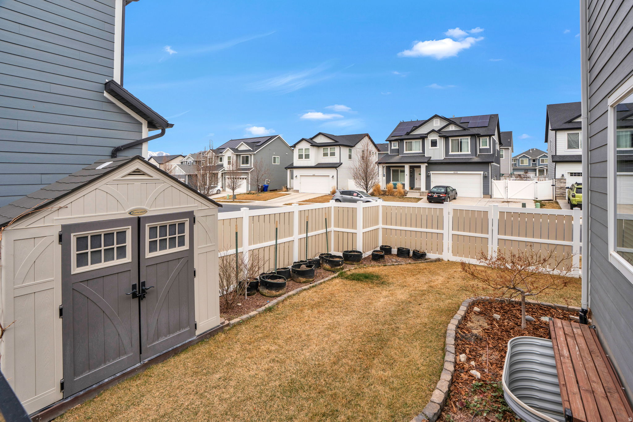 OAK HOLLOW - Residential