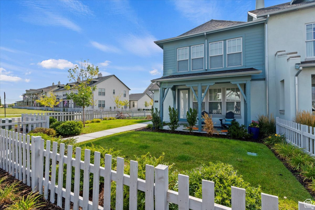 DAYBREAK LAKE ISLAND - Residential