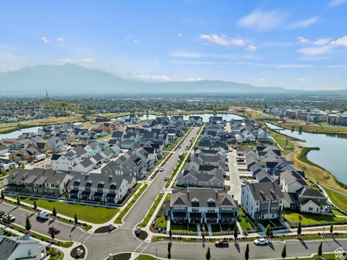 DAYBREAK LAKE ISLAND - Residential