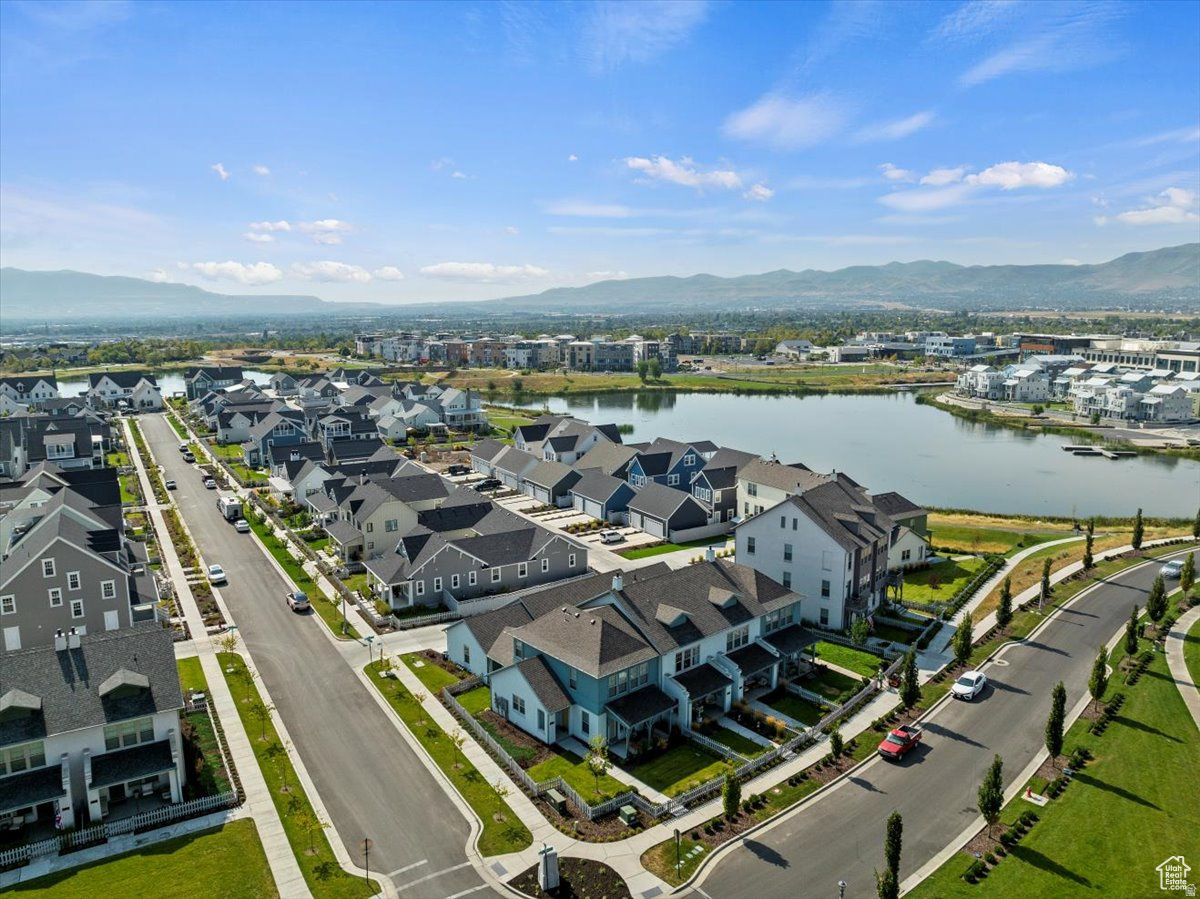 DAYBREAK LAKE ISLAND - Residential