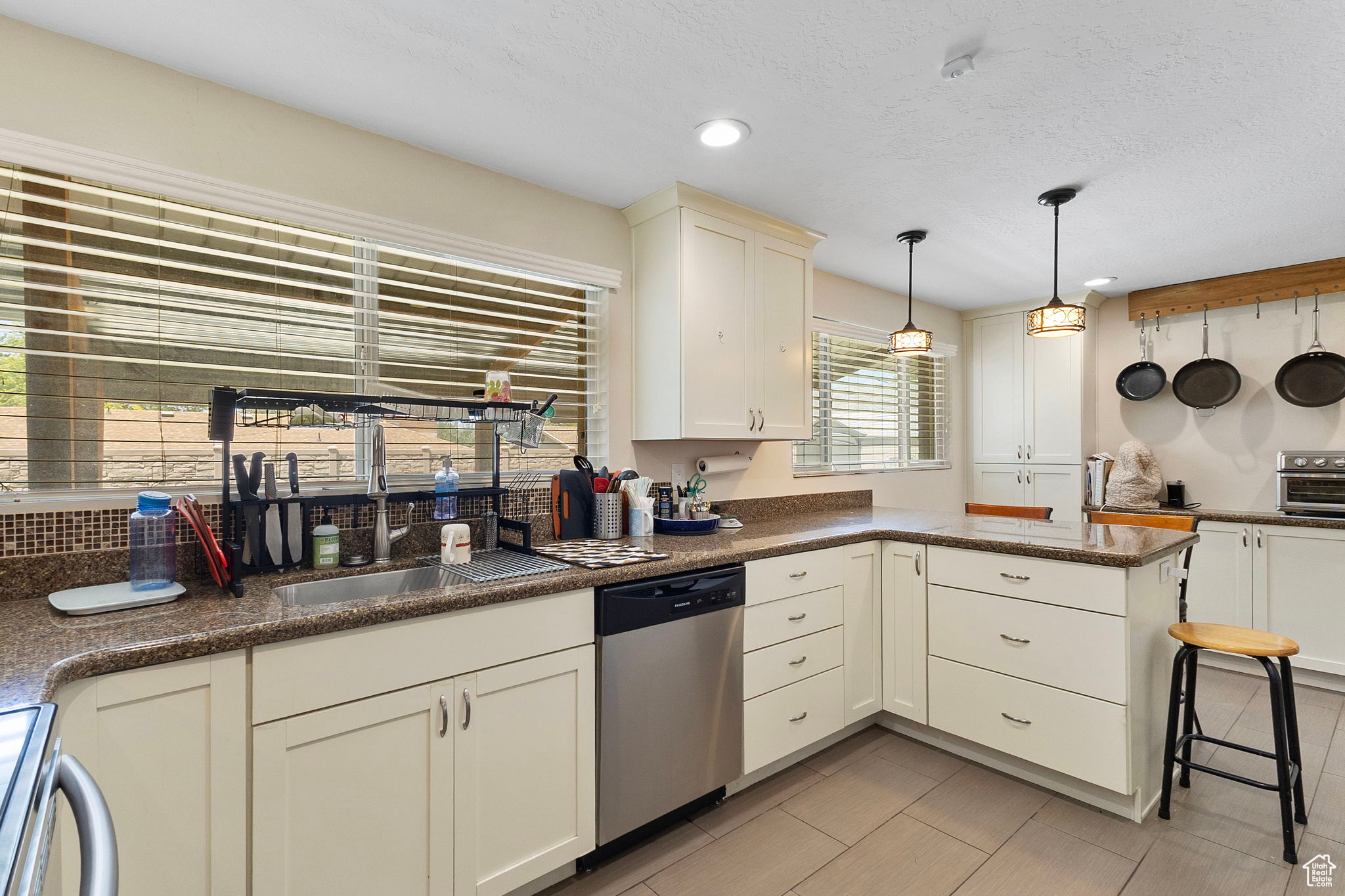 EASTVIEW - Residential