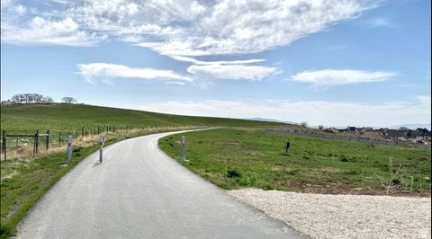 Tiny photo for 2254 S VALLEY DR, Mapleton, UT 84664 (MLS # 2137163)