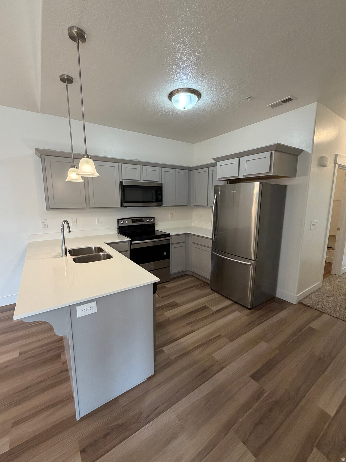 QUAIL HILL - Residential