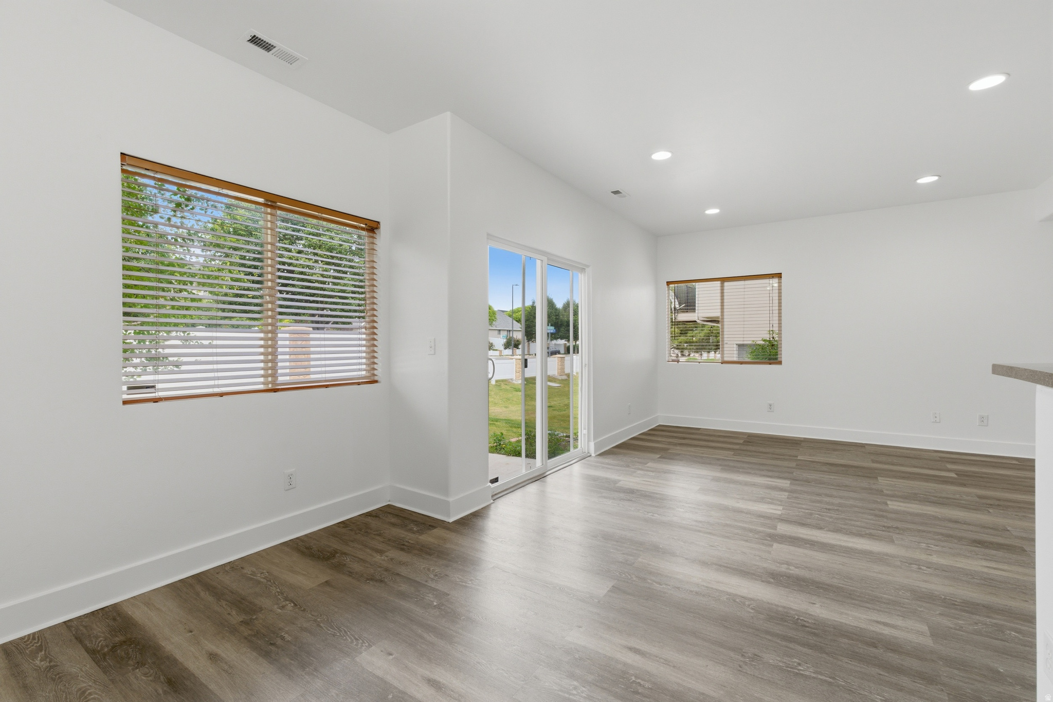 IVY SPRINGS CONDOMIN - Residential