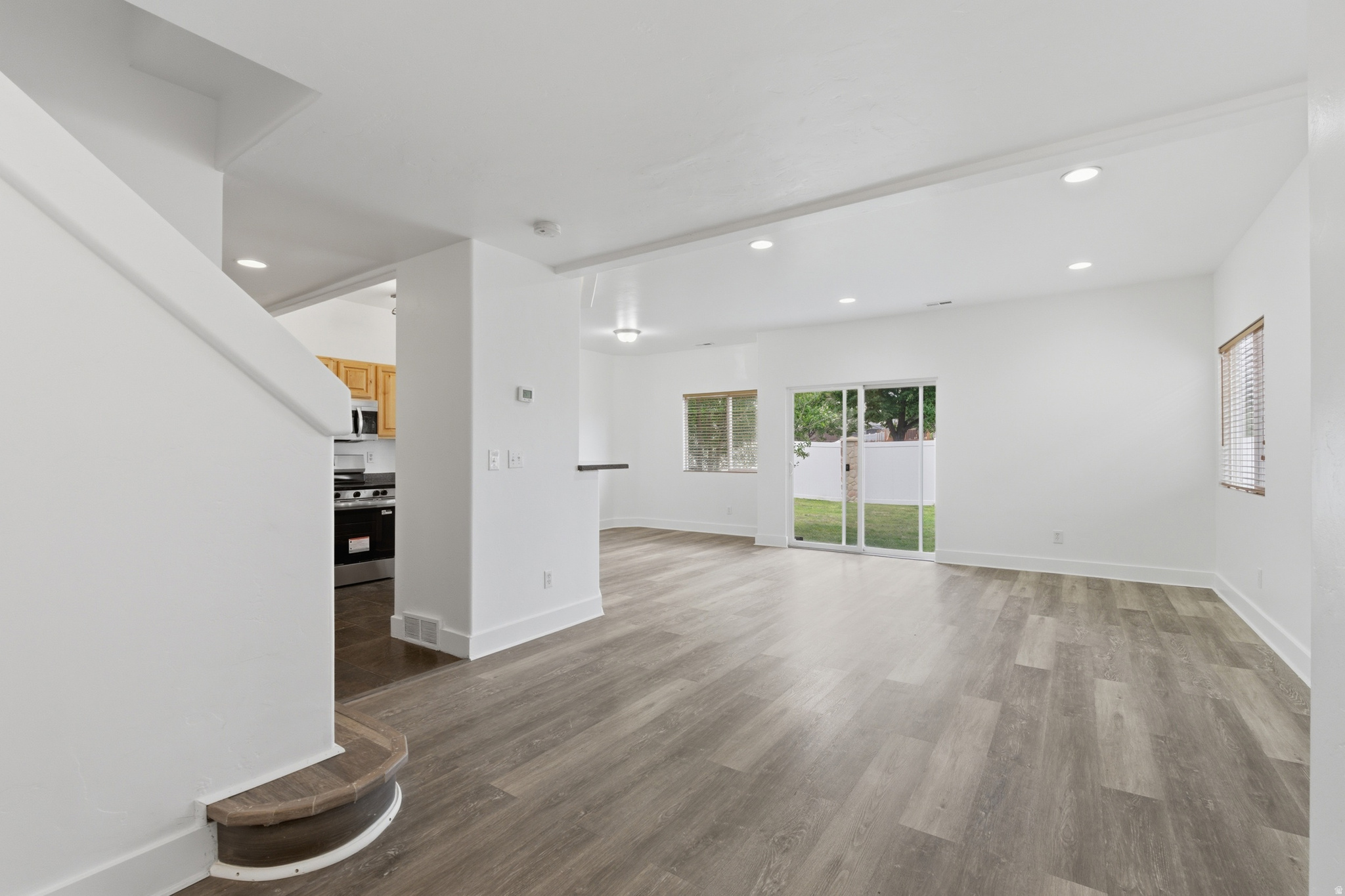 IVY SPRINGS CONDOMIN - Residential
