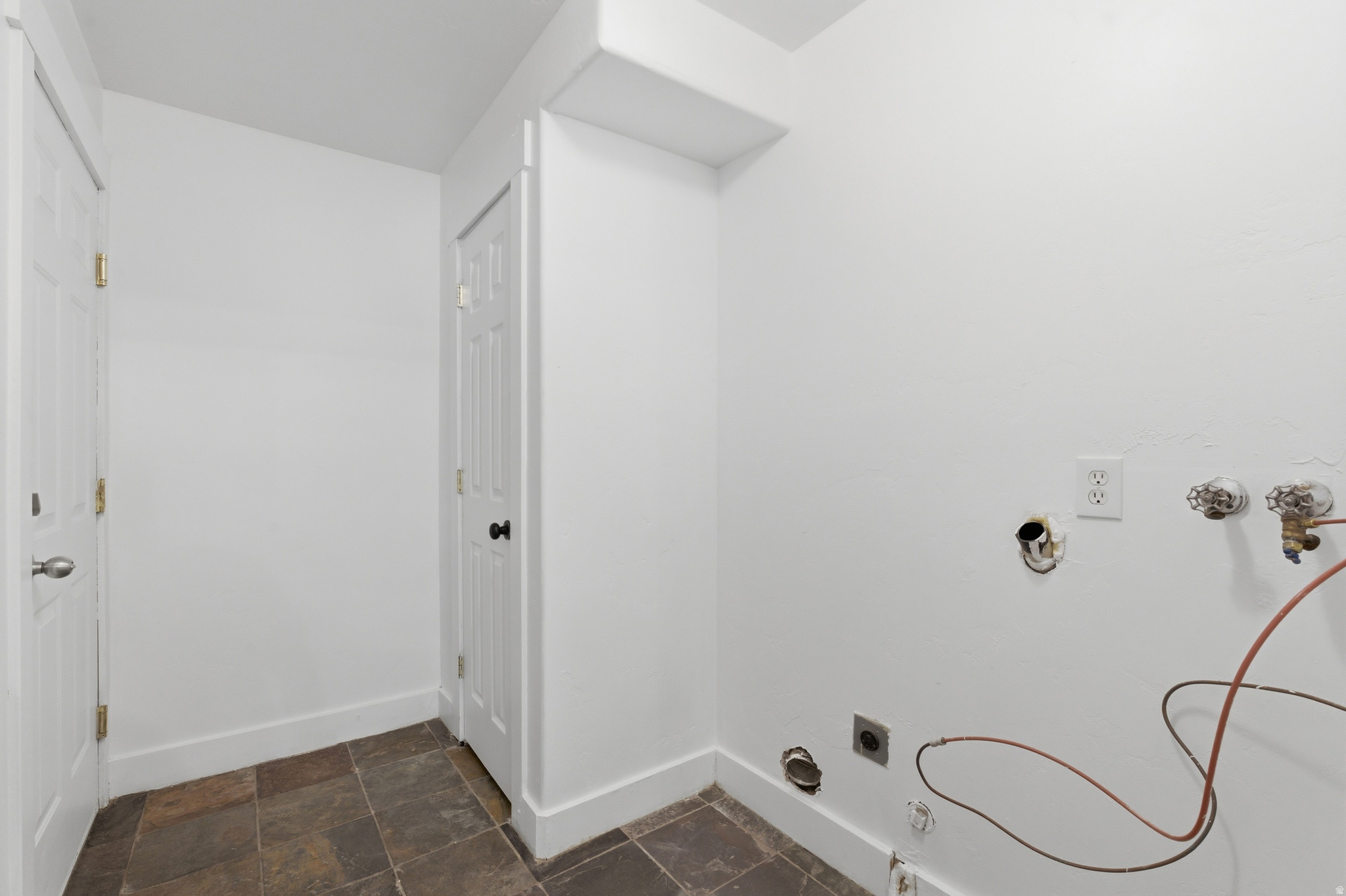 IVY SPRINGS CONDOMIN - Residential
