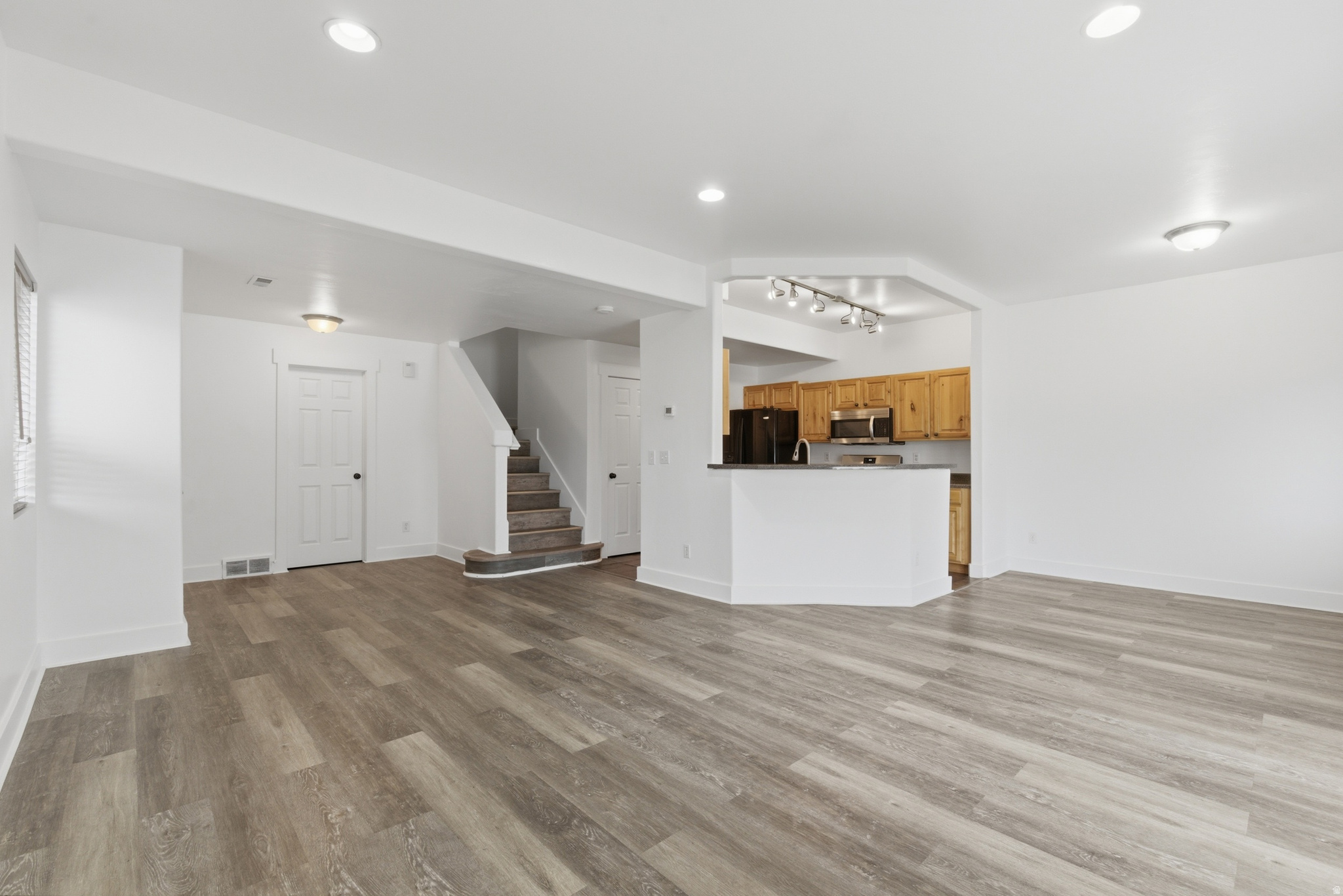 IVY SPRINGS CONDOMIN - Residential