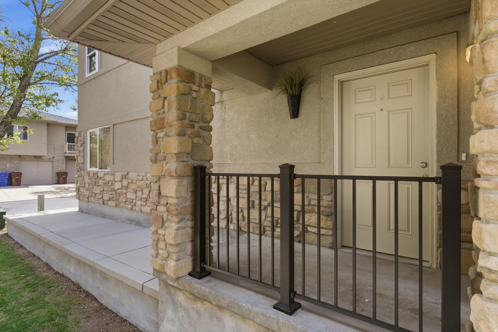 IVY SPRINGS CONDOMIN - Residential