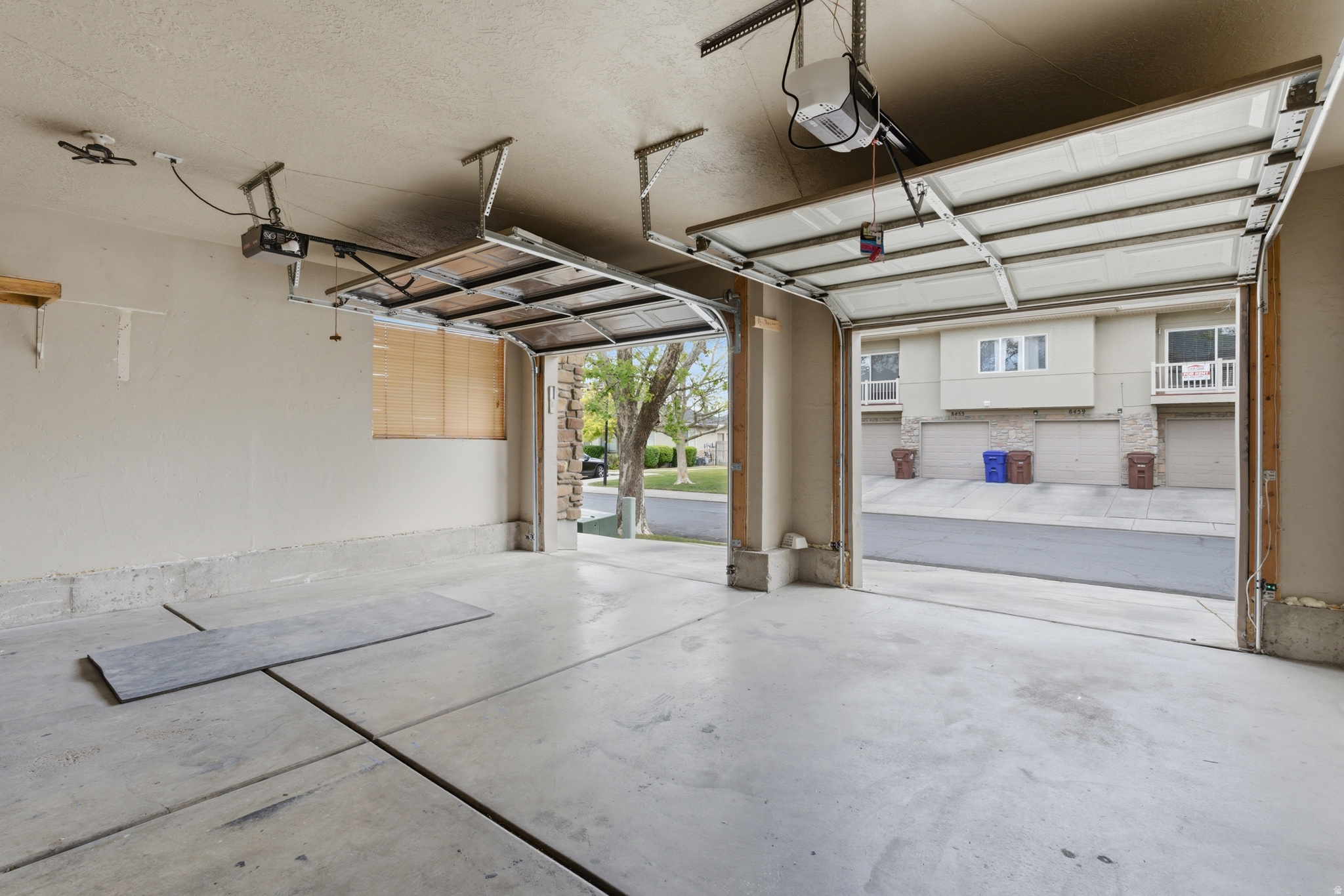 IVY SPRINGS CONDOMIN - Residential