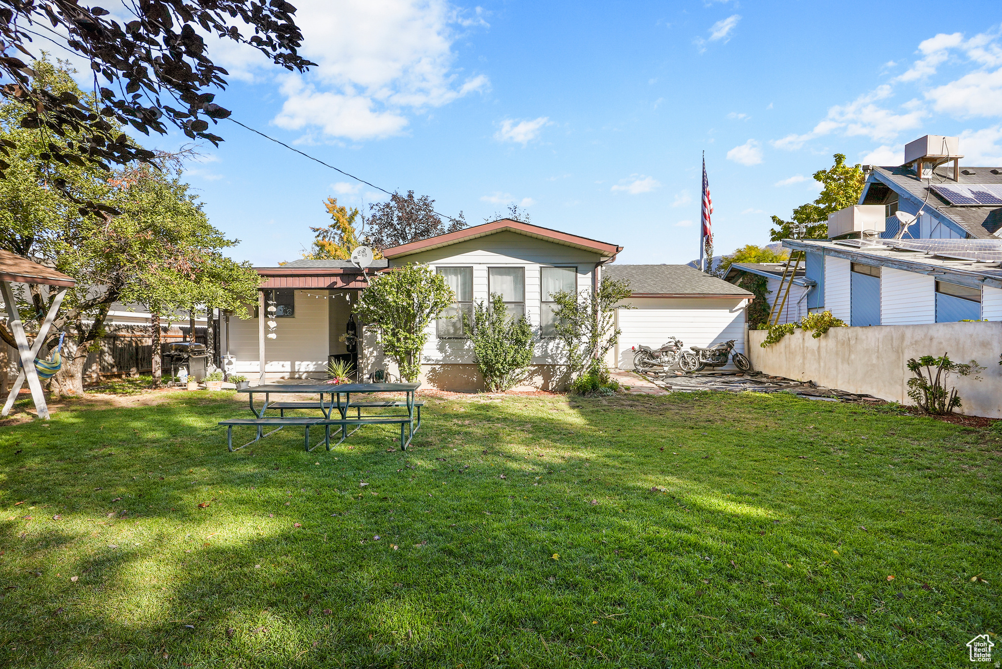 BEVERLY PLACE - Residential