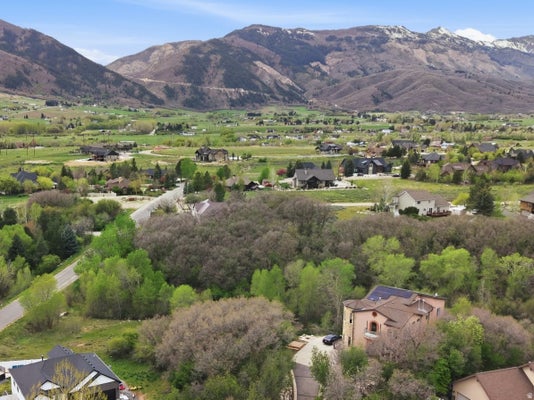 3635 N PATIOSPRINGS DR # 105, EDEN, UT 84310 - Image bd54f20ef8ce4450d5b8a6616512bcce/436736850