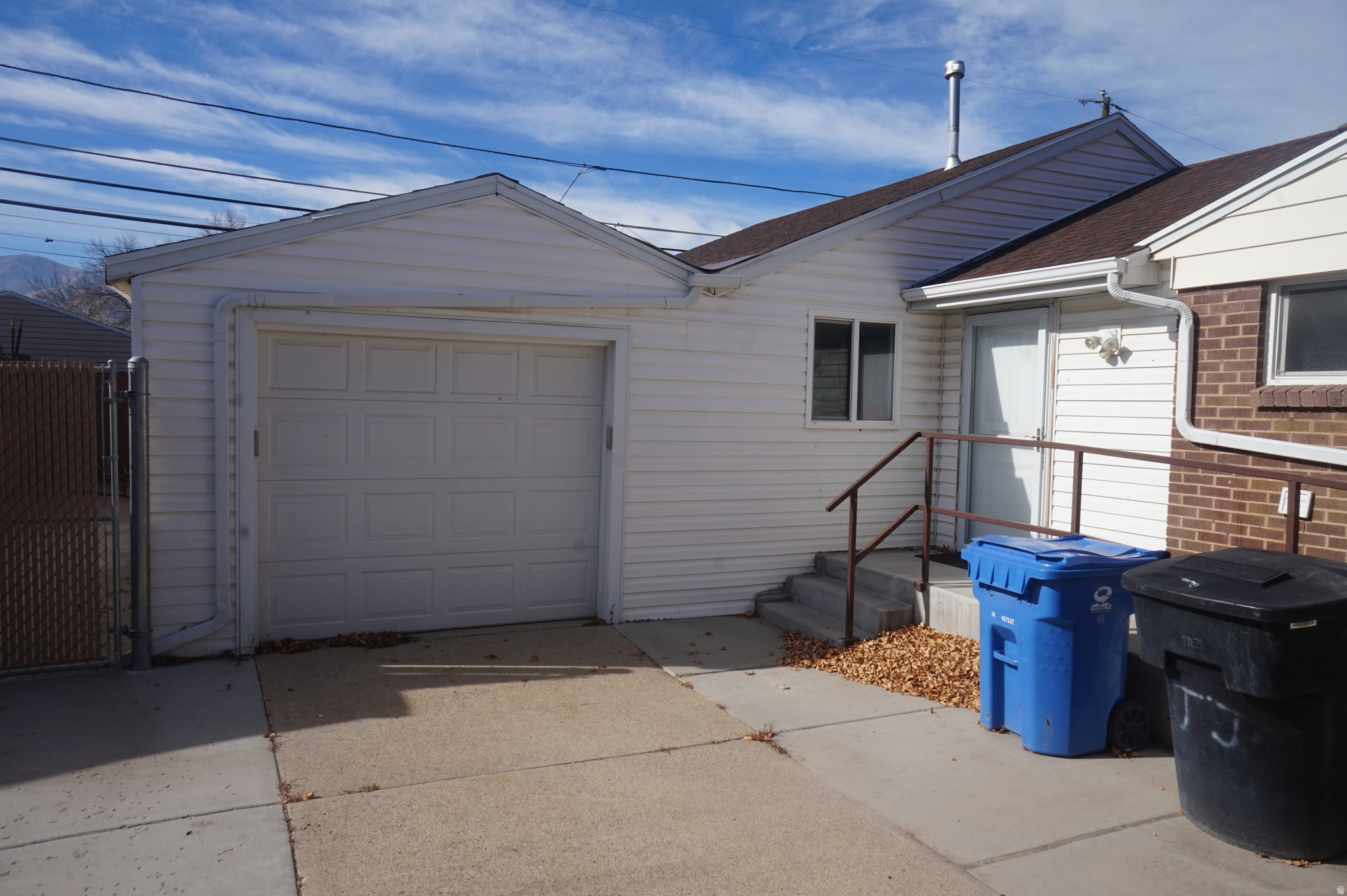 LAKE RIDGE - Residential