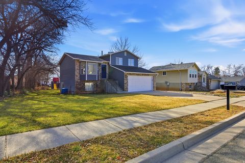 Tiny photo for 1048 E CHERRY LN, Layton, UT 84040 (MLS # 2136485)