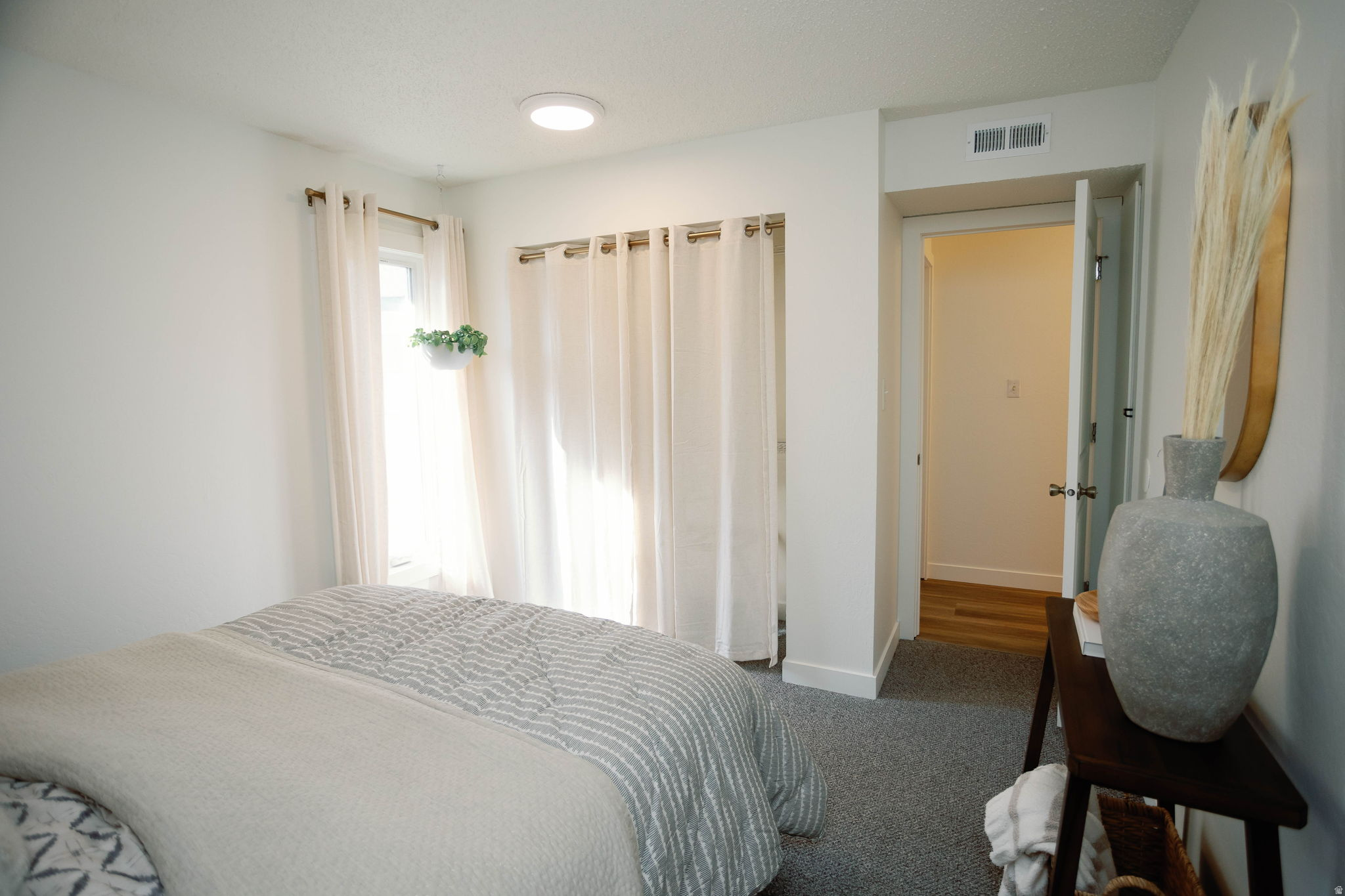 CLAIMJUMPER CONDOMIMIUM - Residential