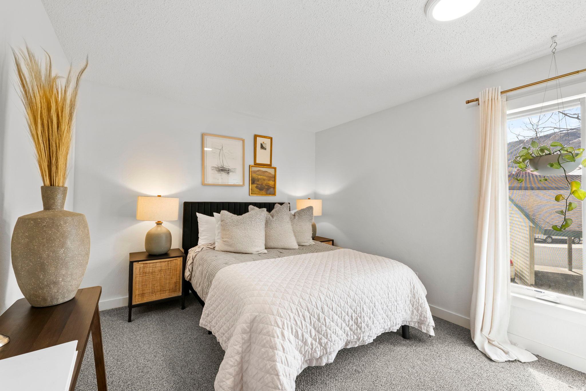 CLAIMJUMPER CONDOMIMIUM - Residential