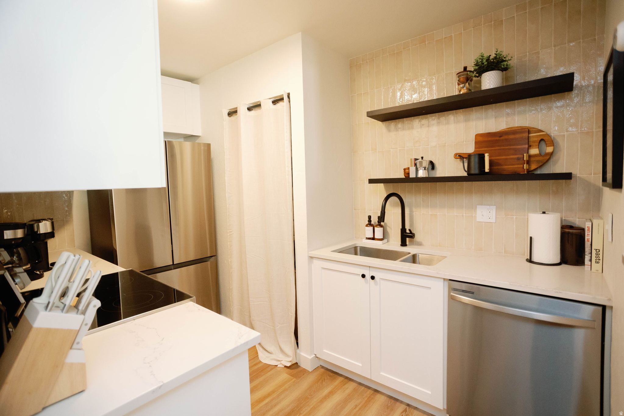 CLAIMJUMPER CONDOMIMIUM - Residential