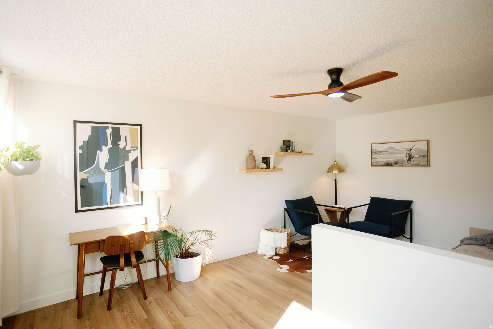 CLAIMJUMPER CONDOMIMIUM - Residential