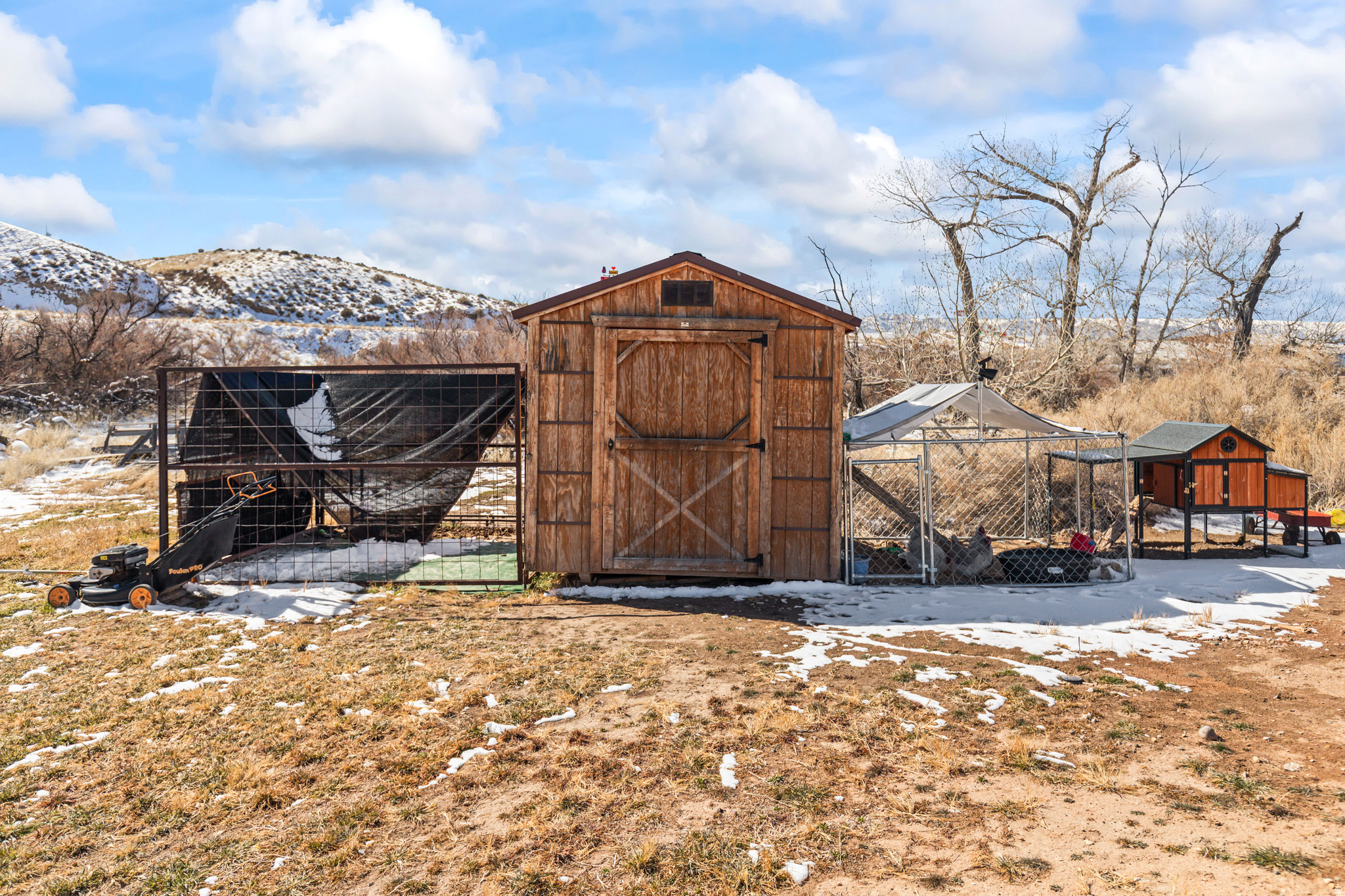 RIVER ROCK - Residential