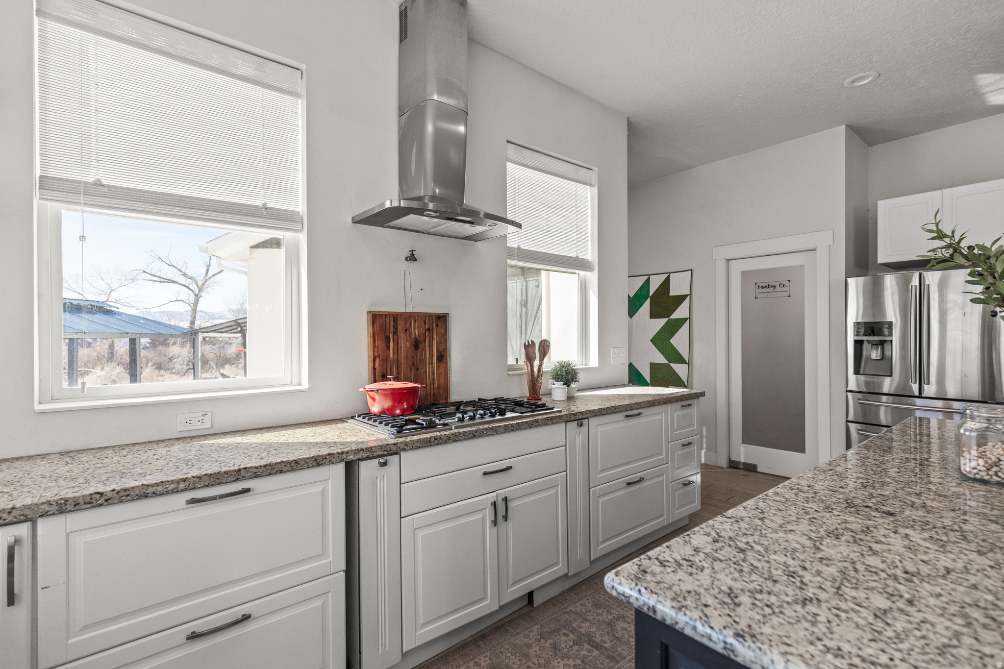 RIVER ROCK - Residential