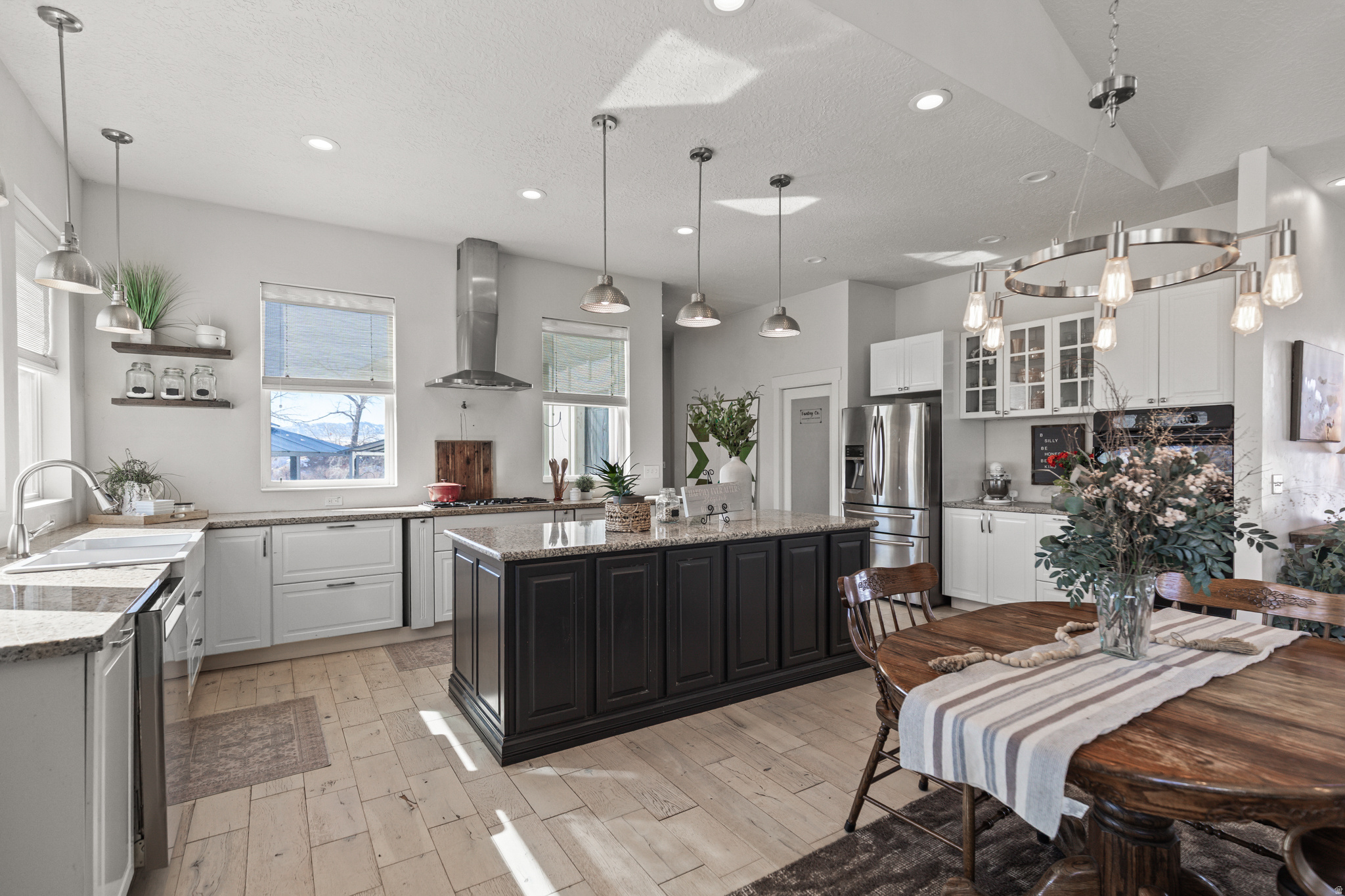 RIVER ROCK - Residential