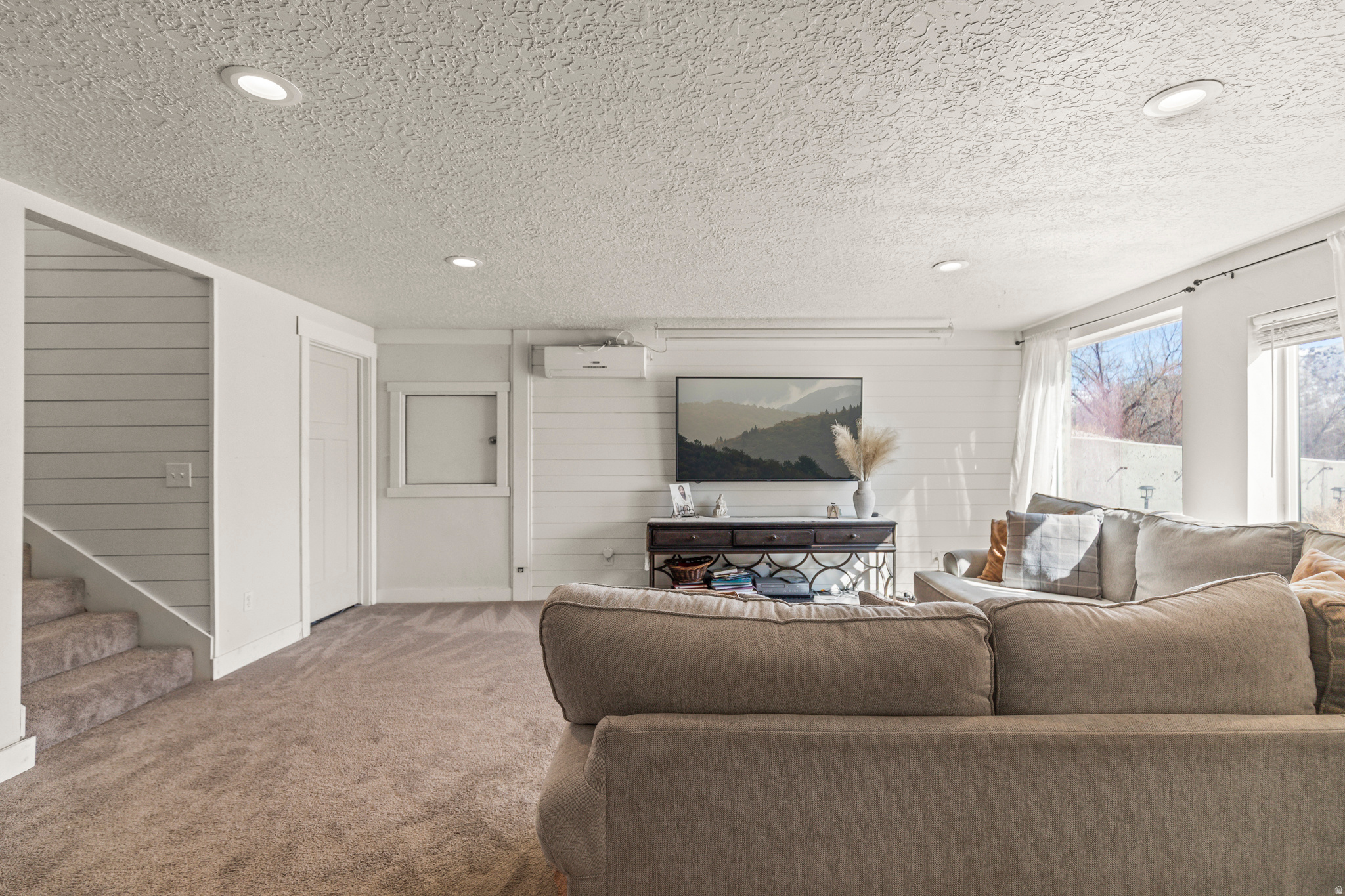 RIVER ROCK - Residential