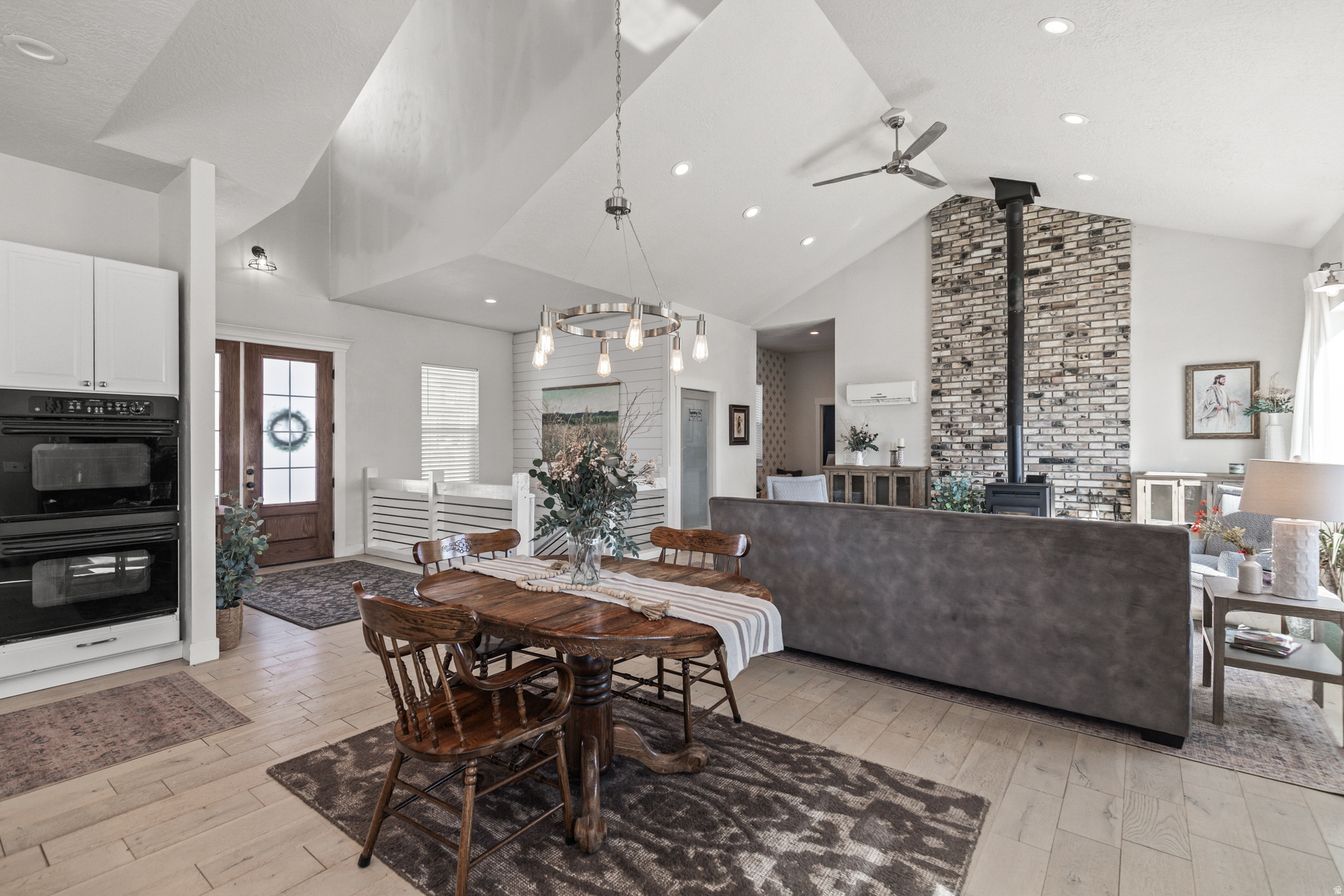 RIVER ROCK - Residential