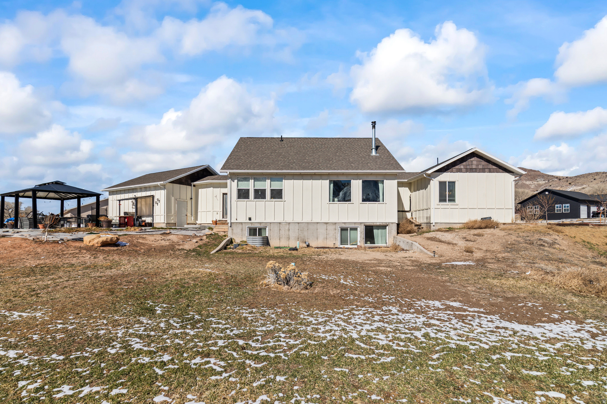 RIVER ROCK - Residential