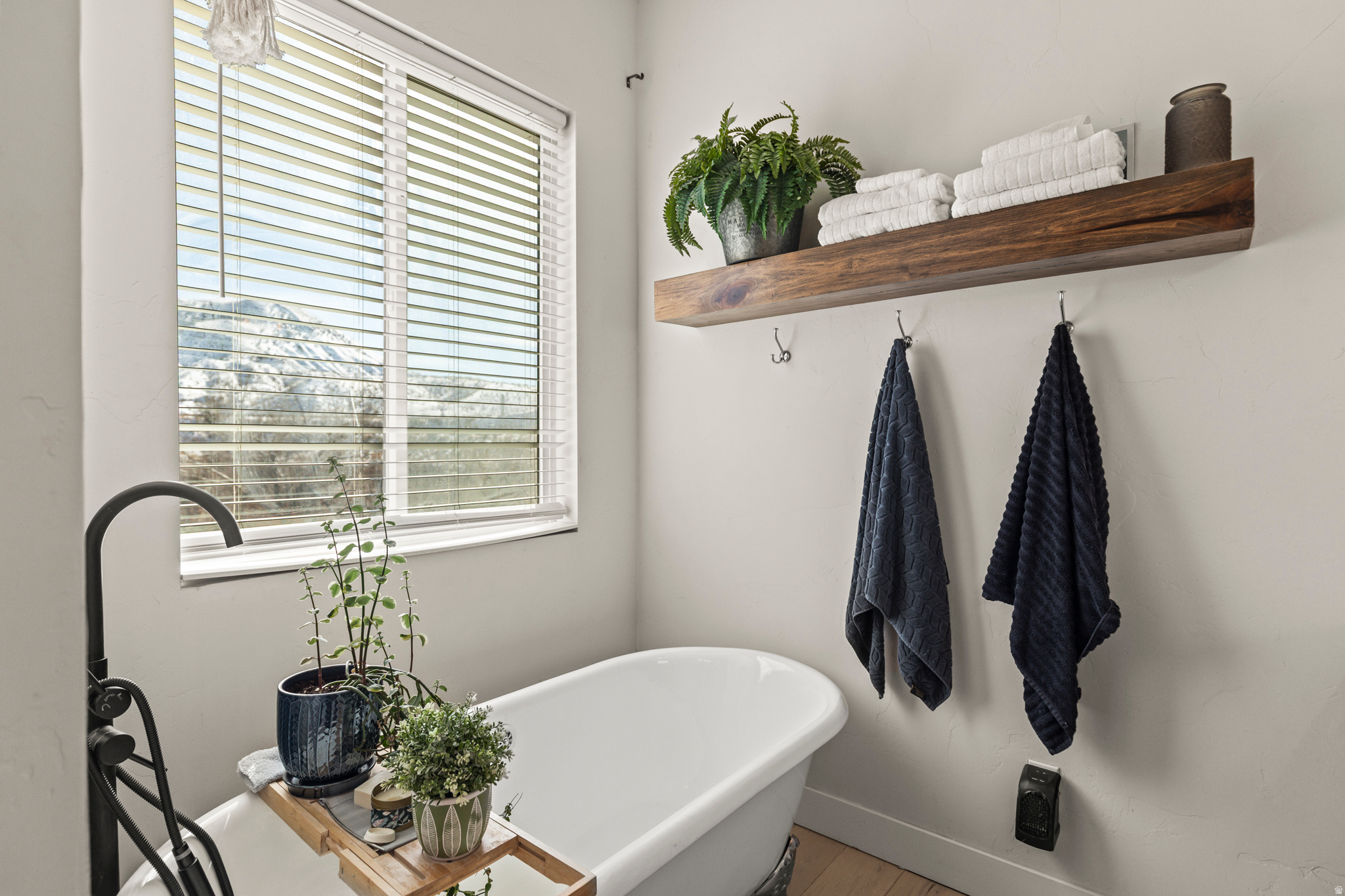 RIVER ROCK - Residential