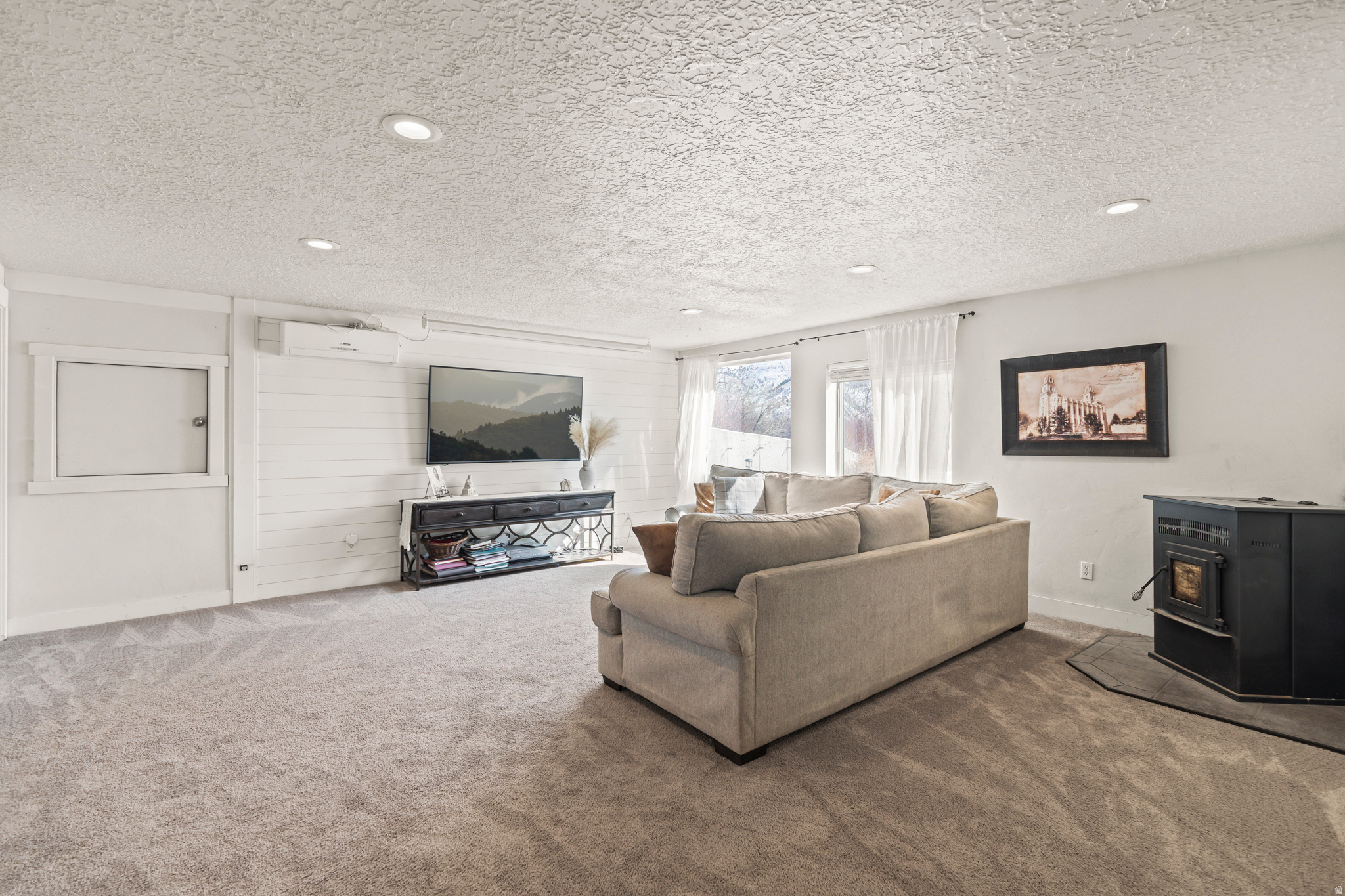 RIVER ROCK - Residential