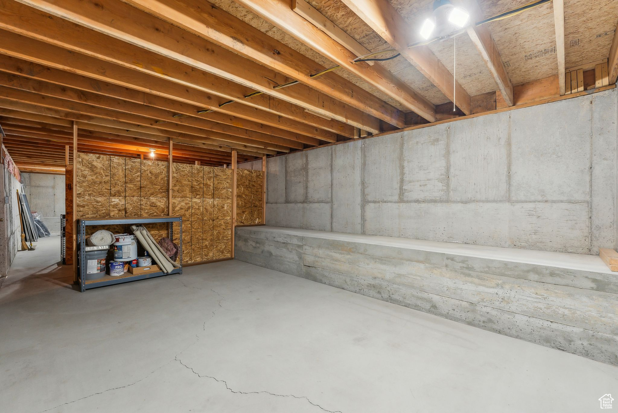 Salt Lake City, Utah 84121, United States, 6 Bedrooms Bedrooms, ,3 BathroomsBathrooms,Residential,Pending,38454