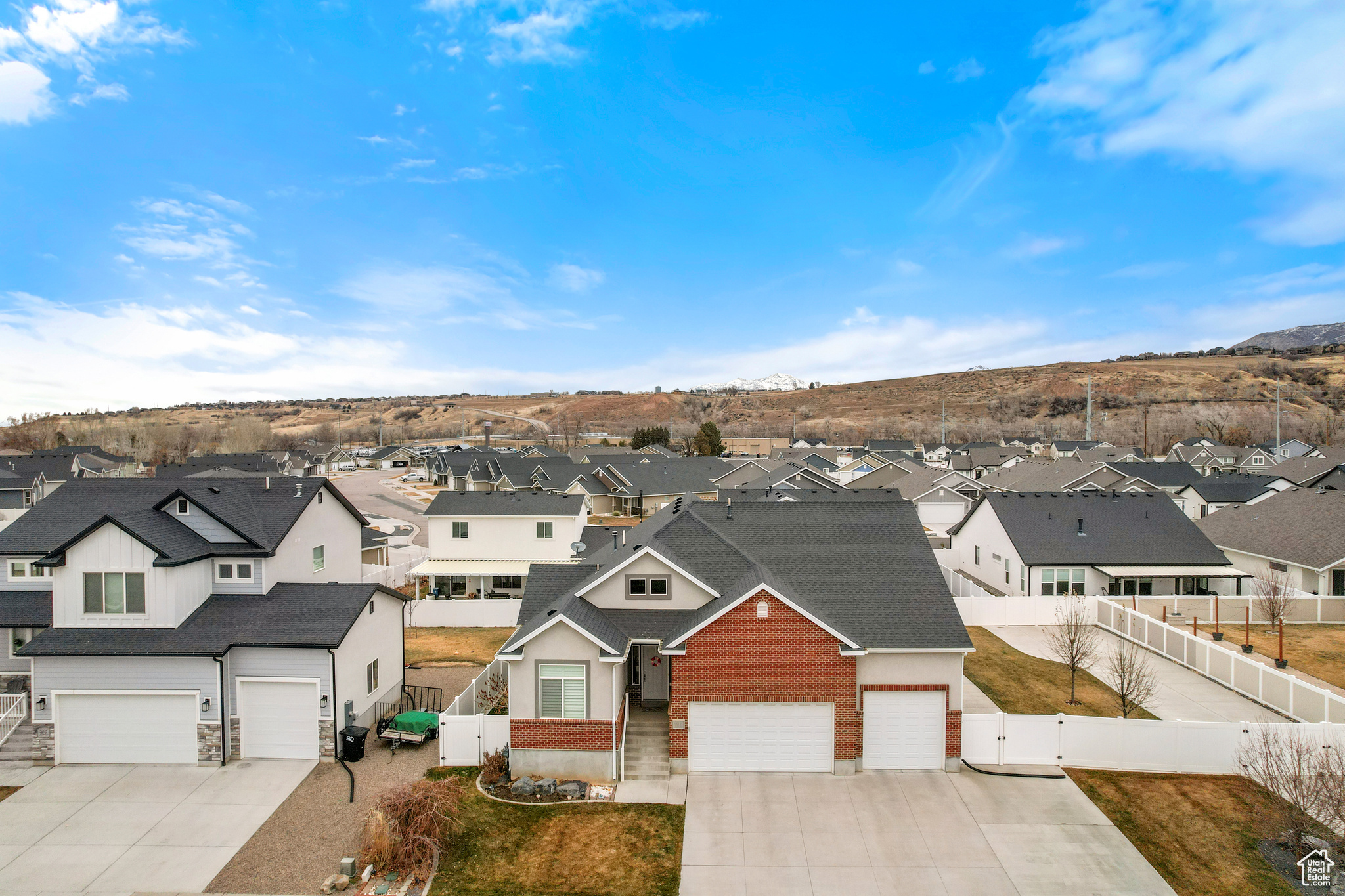 CANYON MEADOWS - Residential