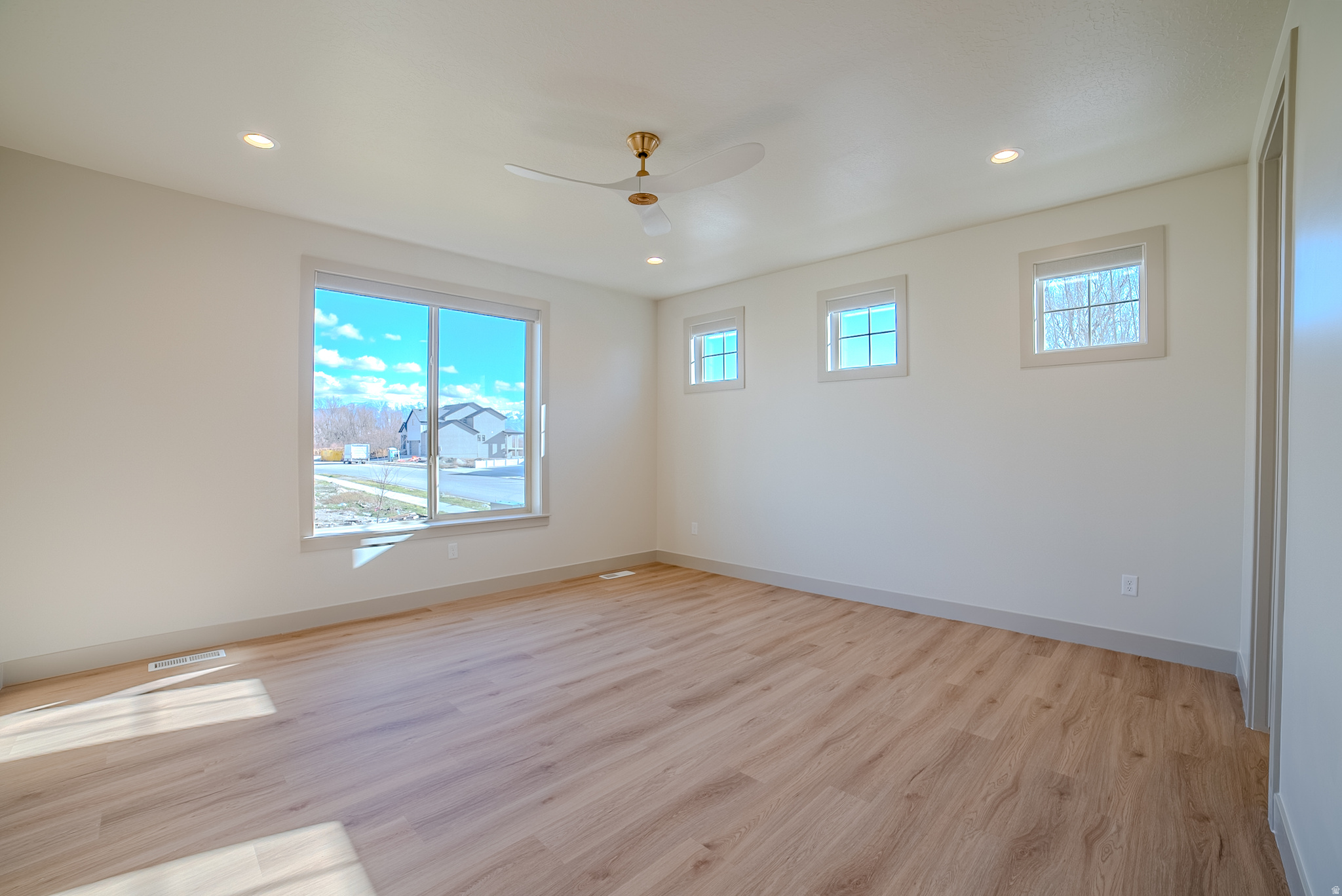 MADISON MEADOWS - Residential