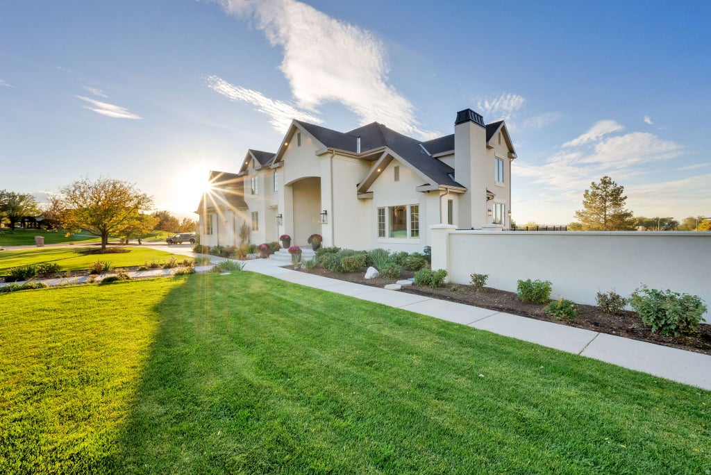 Photo of 983 E SOUTHFORK DR, Draper, UT 84020 (MLS # 2186820)