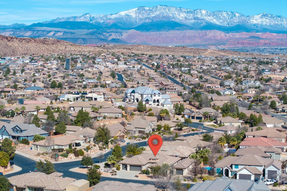 KNOLLS AT LITTLE VALLEY 3 - Residential